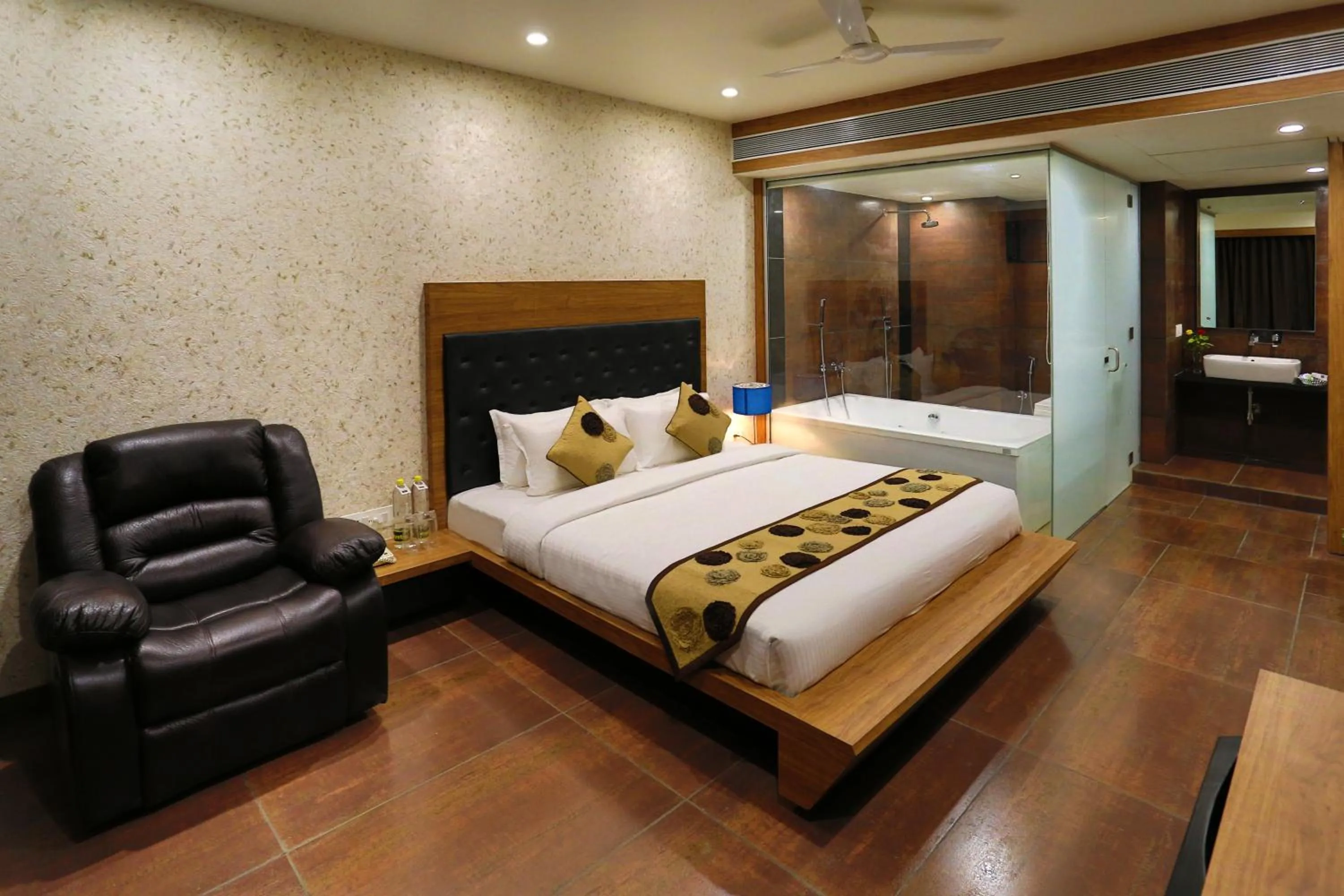 Photo of the whole room, Bed in Grand Kailash Hotel