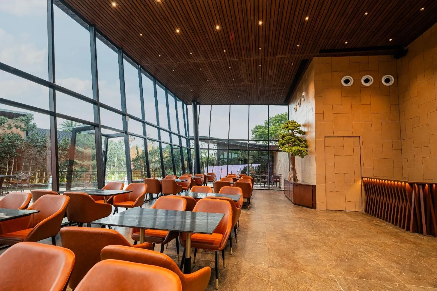 Restaurant/places to eat in Forrest