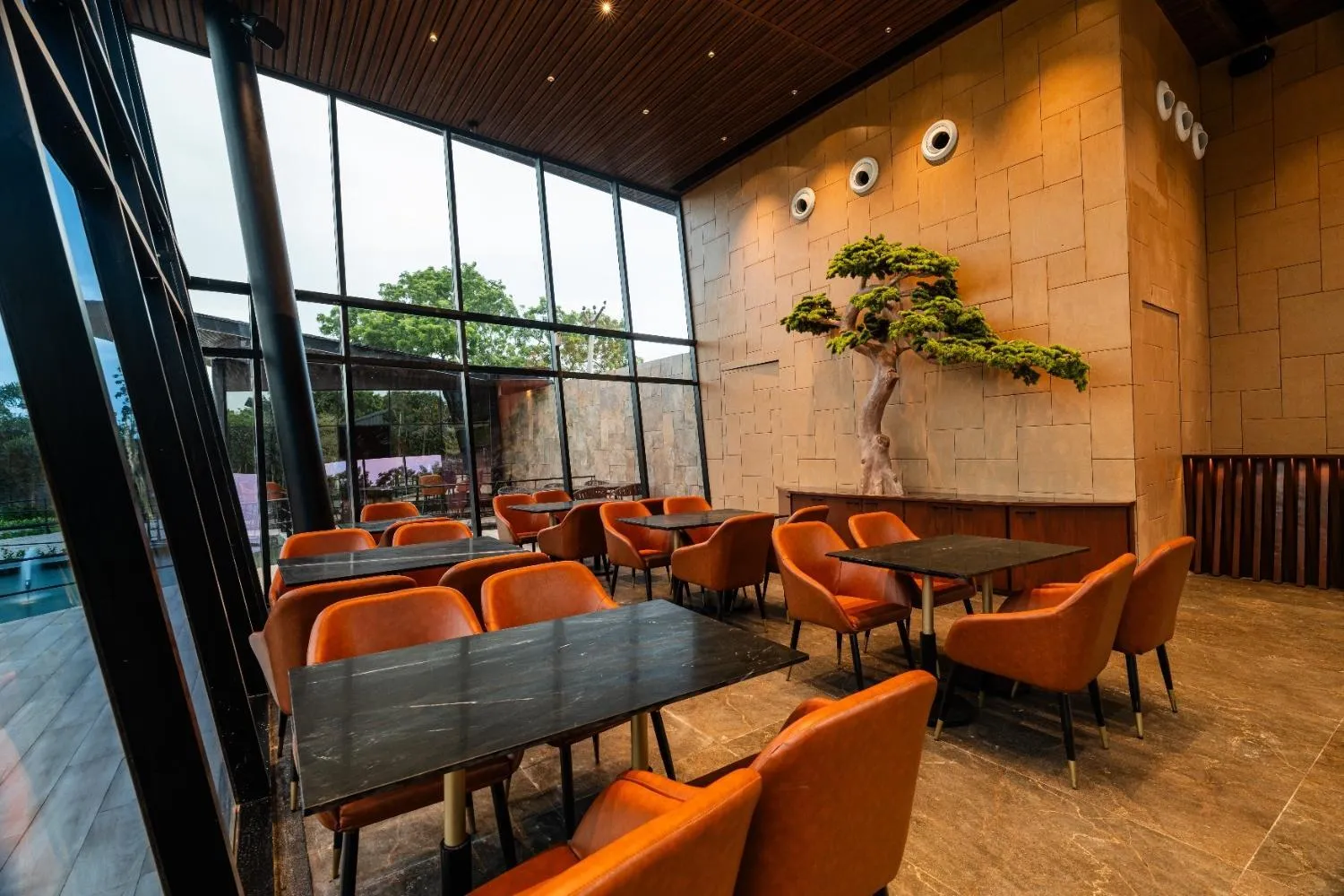 Restaurant/places to eat in Forrest