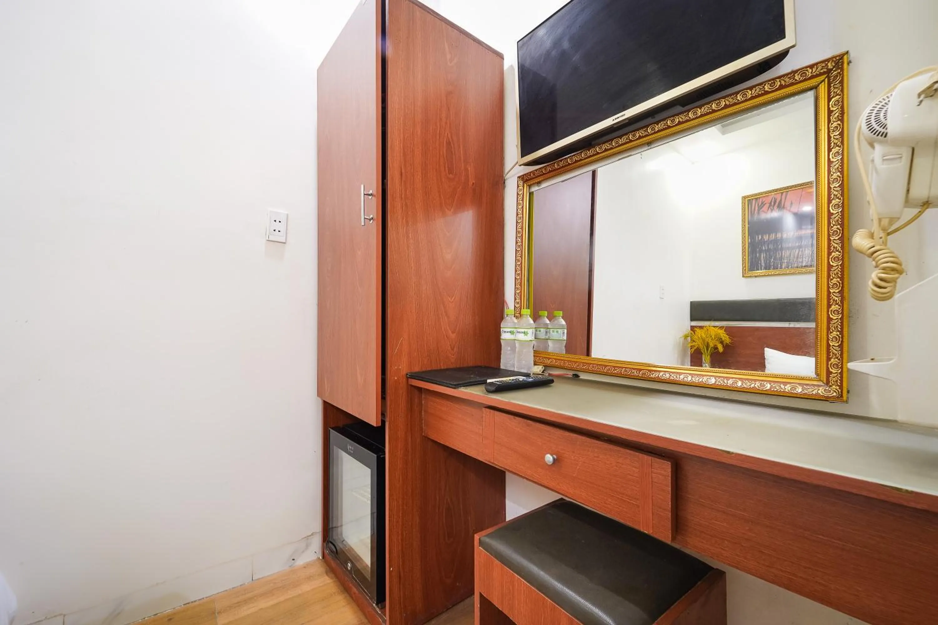 Bedroom in Collection O Eva Hotel District 8 Near Ben Thanh Market