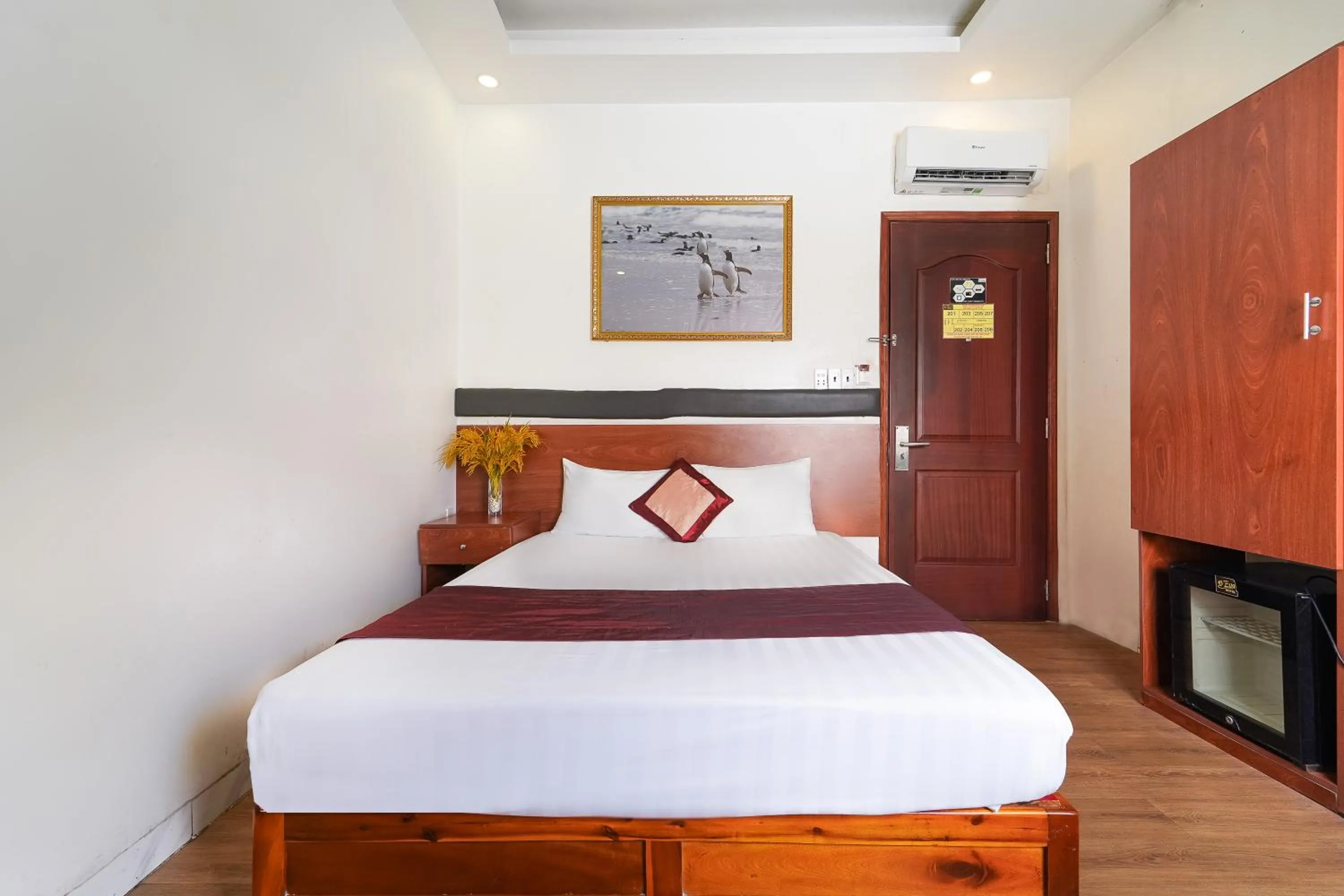 Bedroom, Bed in Collection O Eva Hotel District 8 Near Ben Thanh Market