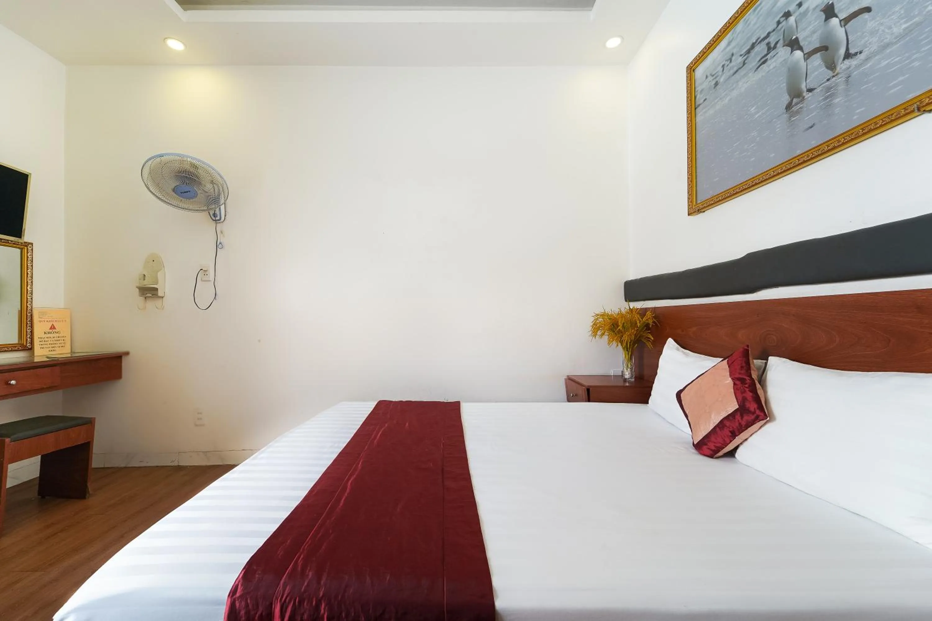 Bedroom, Bed in Collection O Eva Hotel District 8 Near Ben Thanh Market