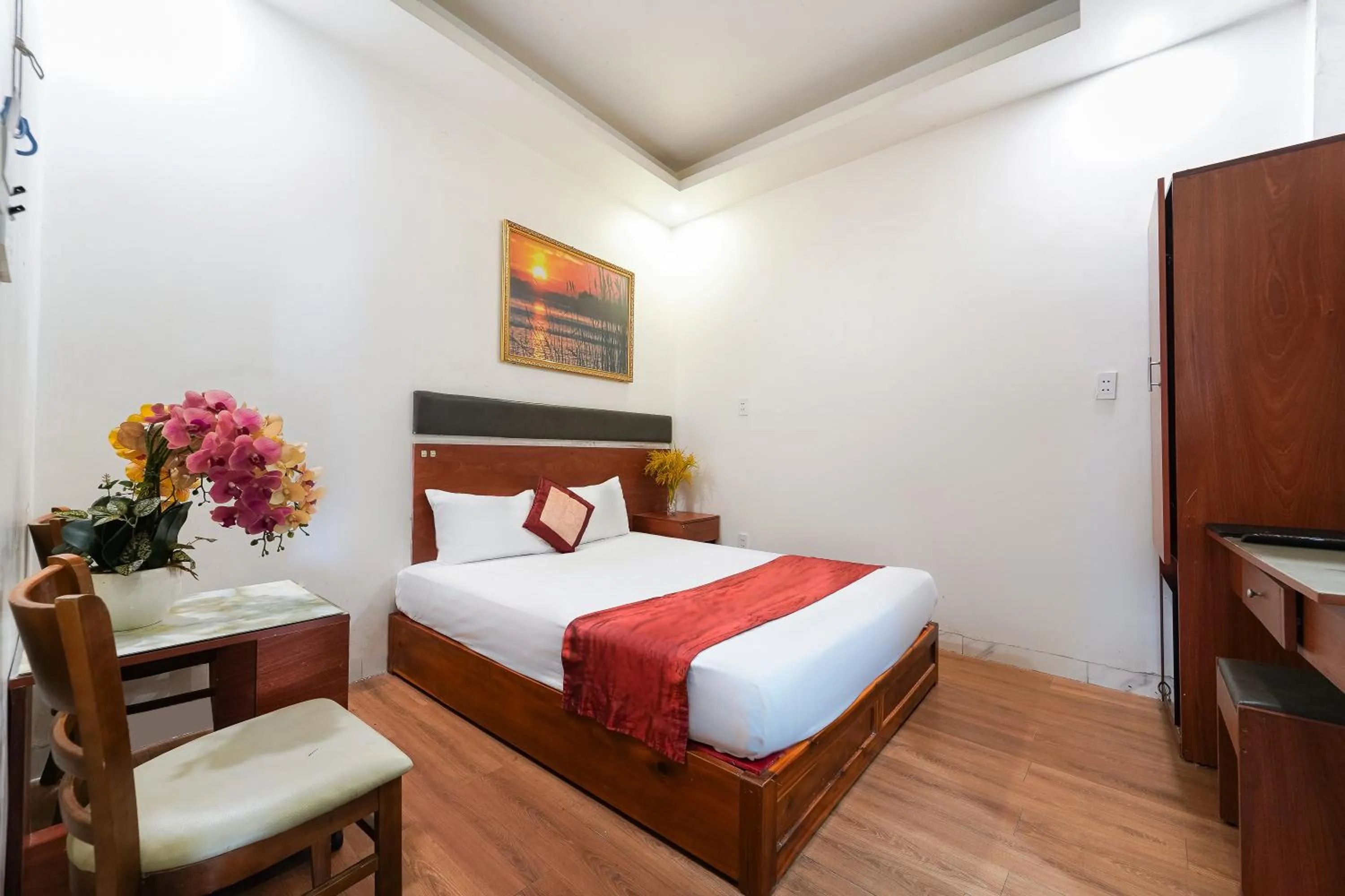 Bedroom, Bed in Collection O Eva Hotel District 8 Near Ben Thanh Market