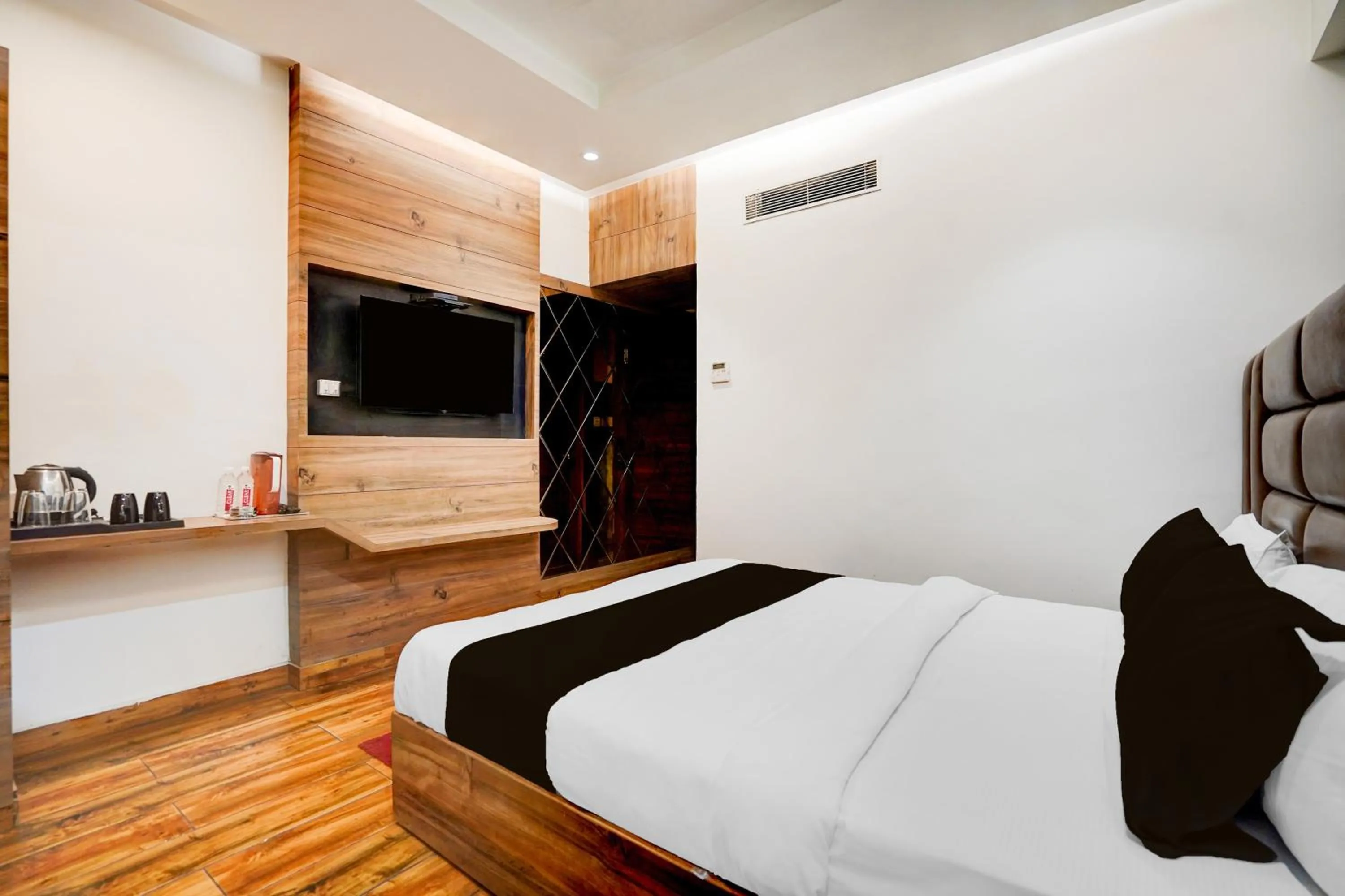 Bedroom, Bed in Townhouse Prayagraj Central Bus Terminal Formerly Hotel Four View