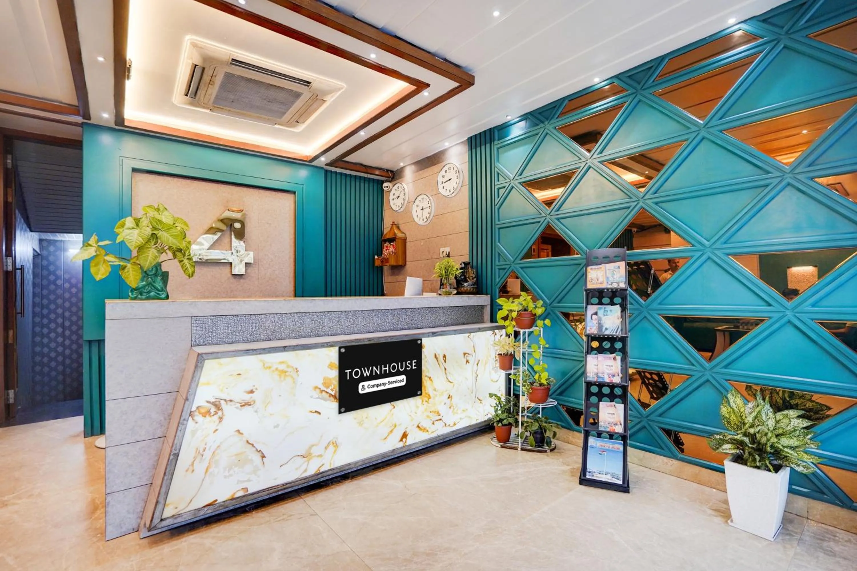 Lobby or reception, Bed in Townhouse Prayagraj Central Bus Terminal Formerly Hotel Four View