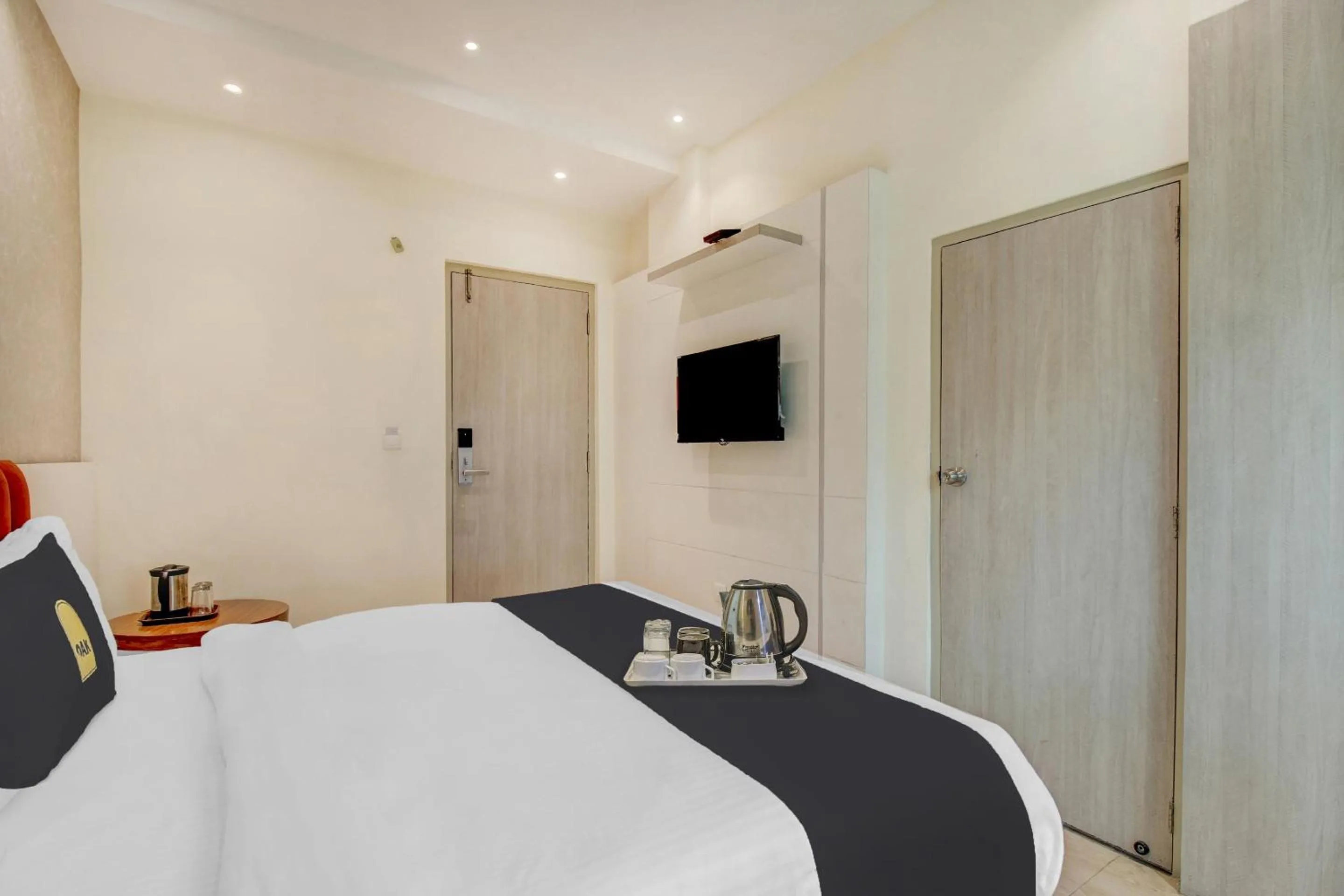 Bedroom, Bed in Super Townhouse Geetraj Near Shalimar Gateway