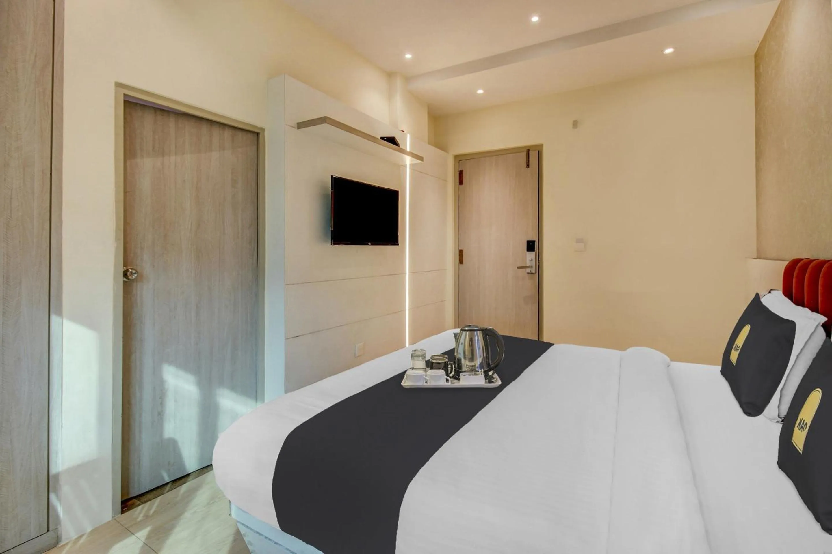 Bedroom, Bed in Super Townhouse Geetraj Near Shalimar Gateway