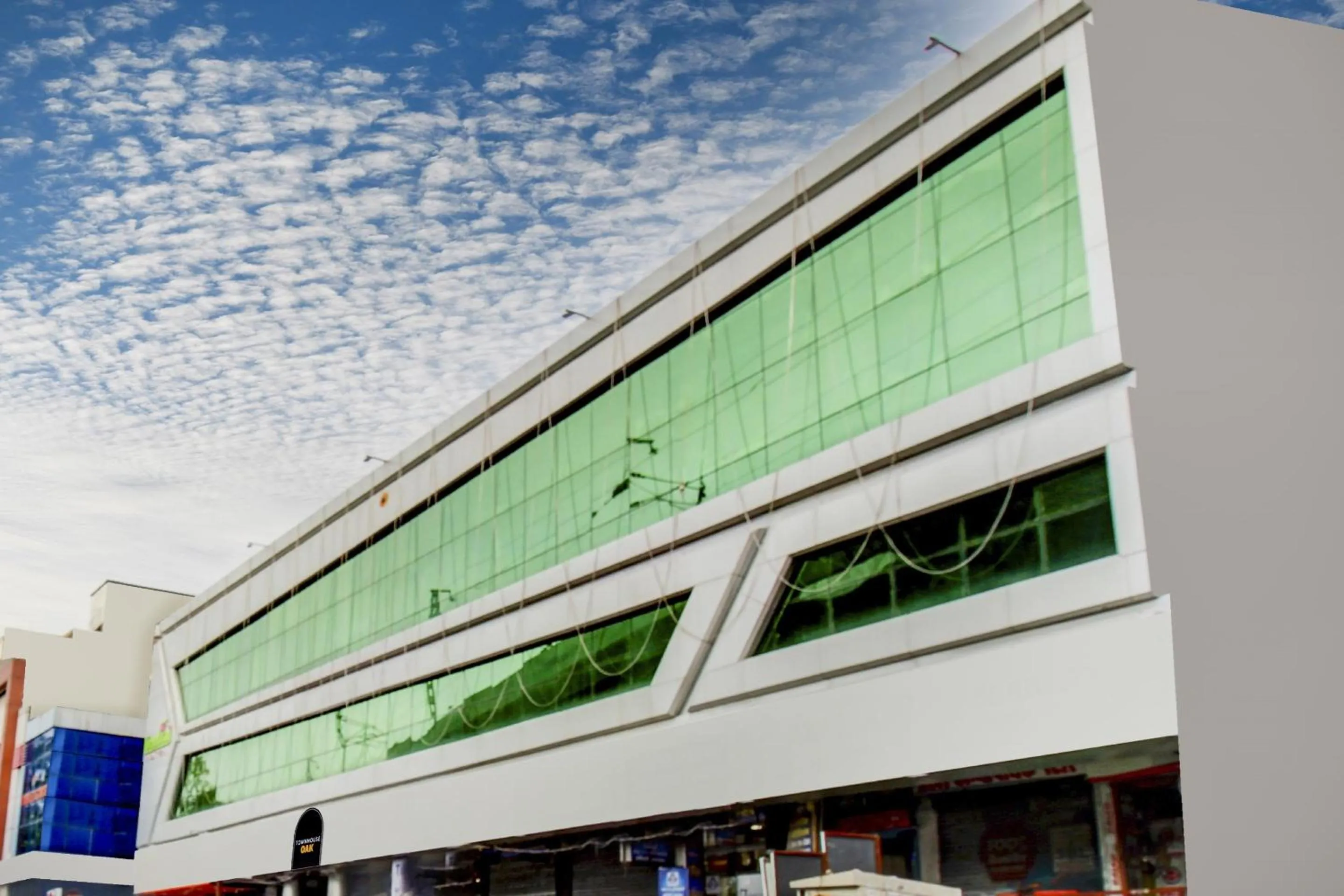 Facade/entrance in Super Townhouse Geetraj Near Shalimar Gateway