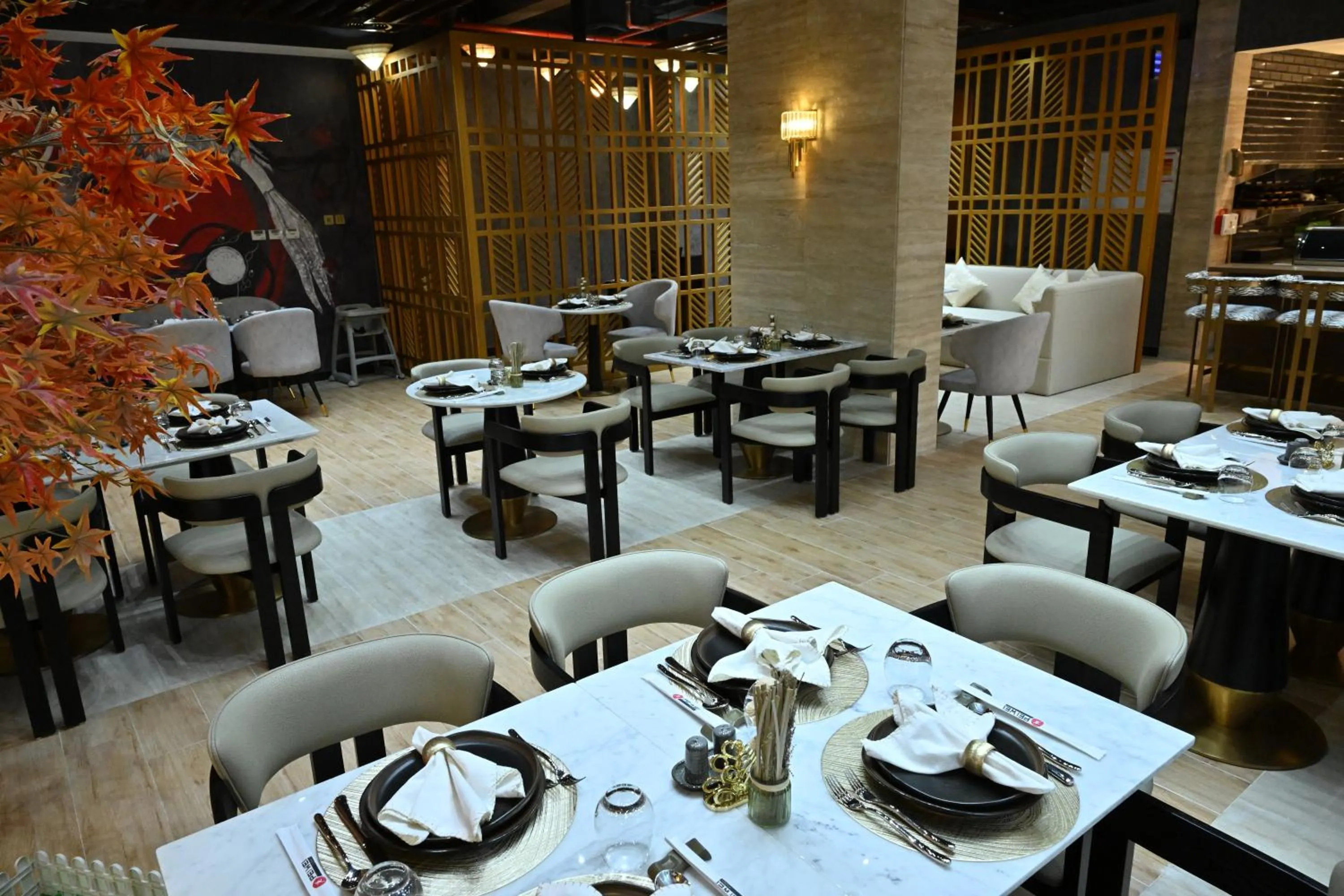 Restaurant/places to eat in Savoy Grande Hotel