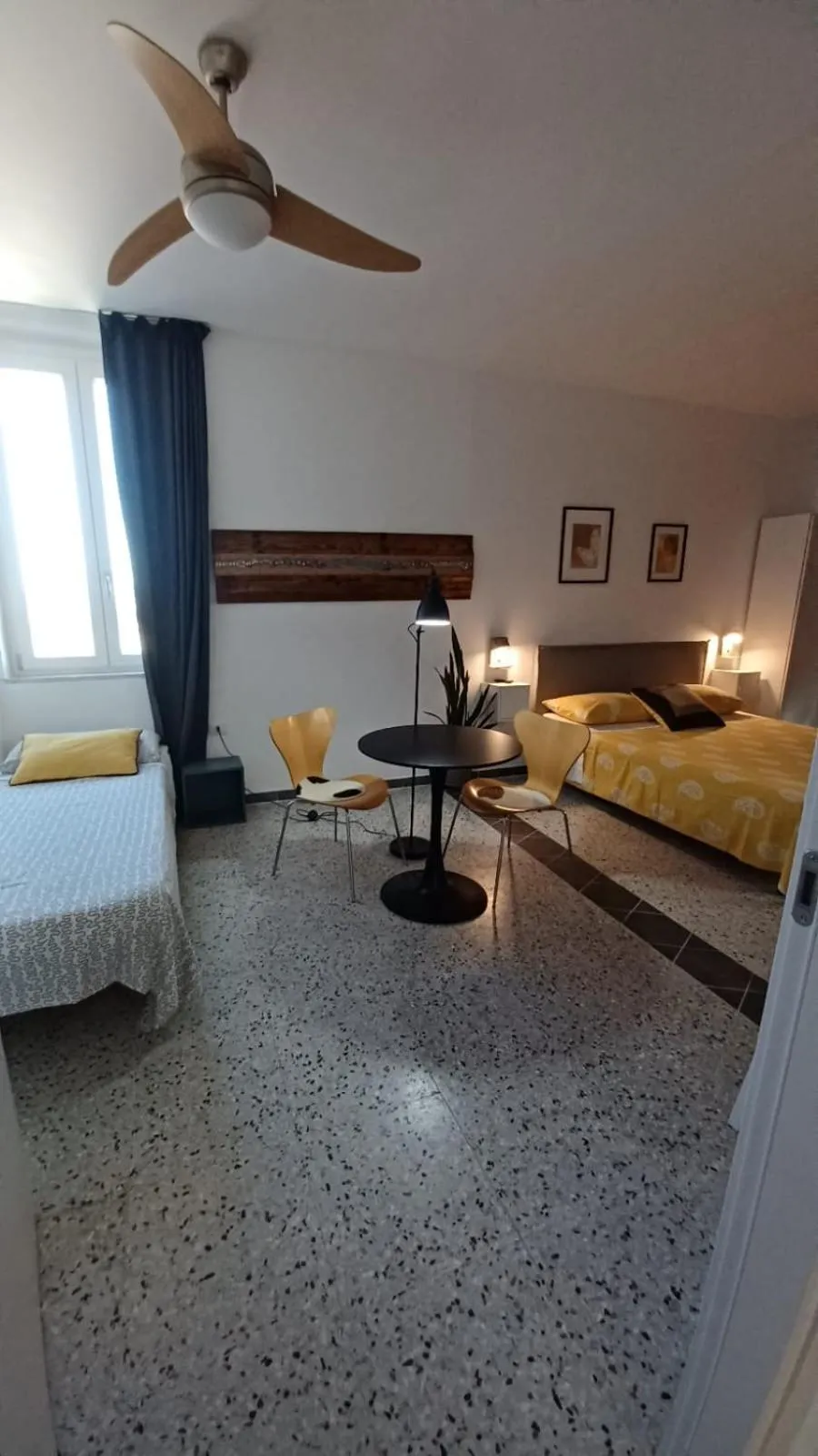 Photo of the whole room in Re Merlo