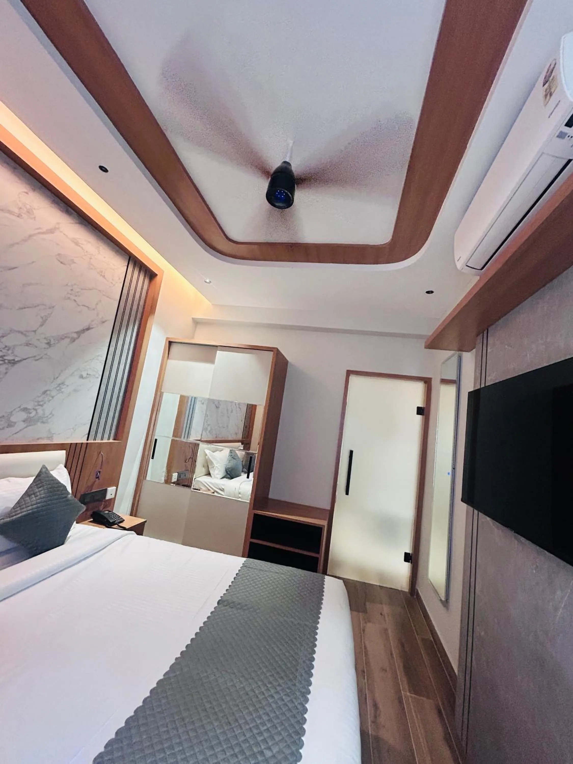 Bedroom, Bed in 23 Urban Square