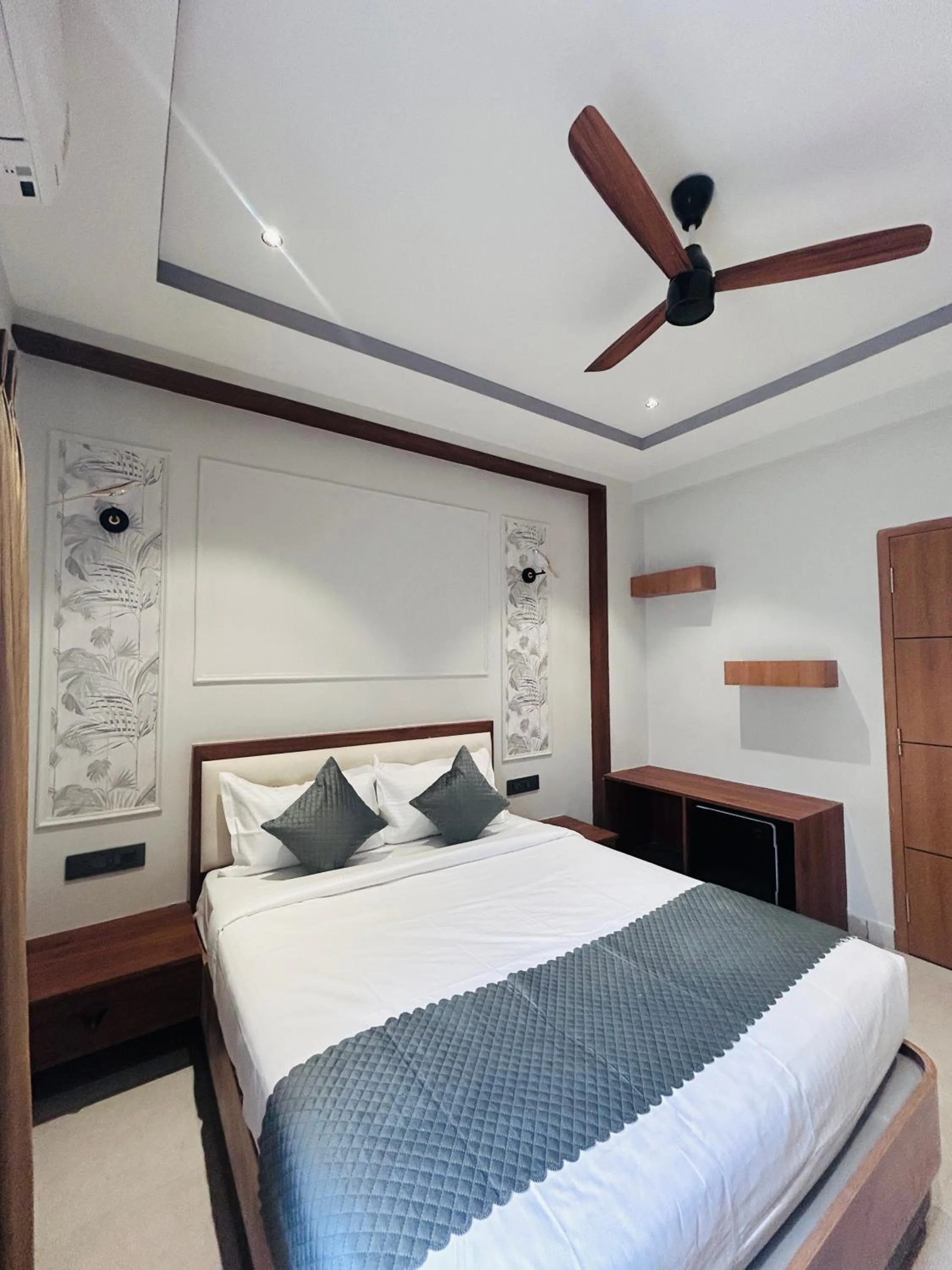 Bedroom, Bed in 23 Urban Square