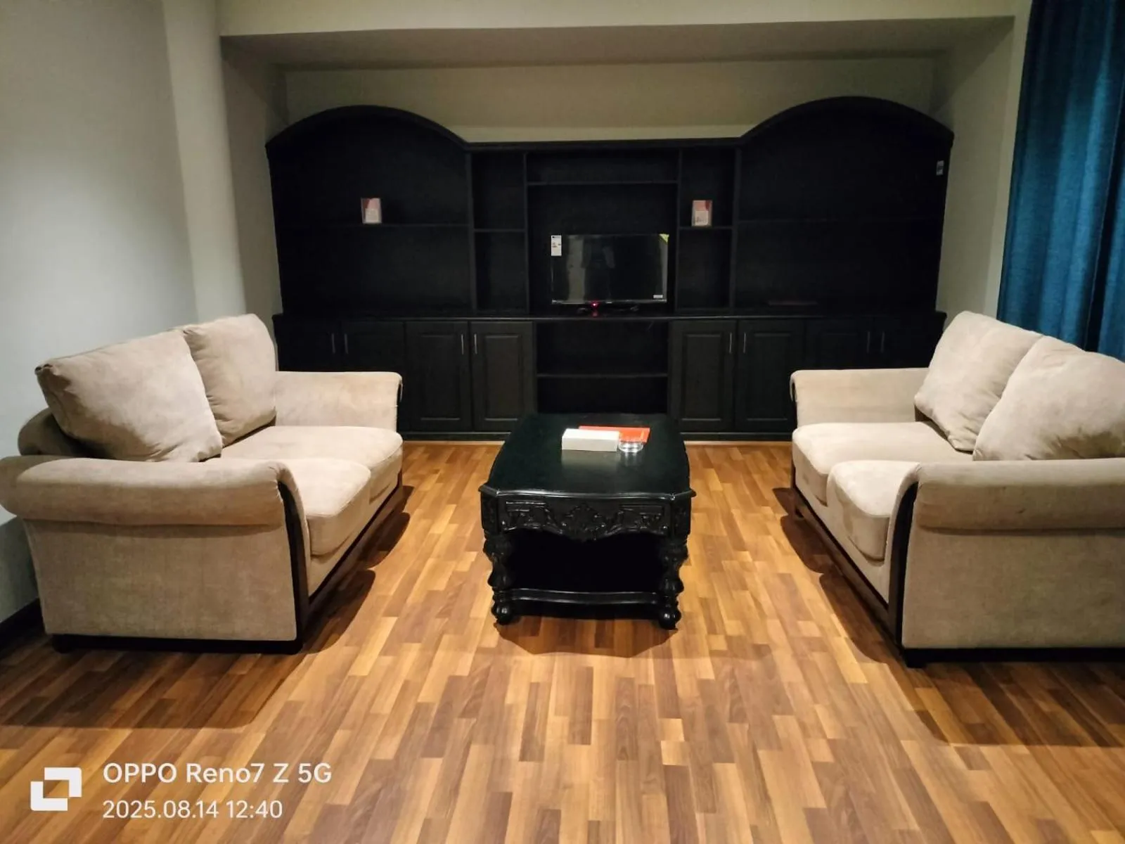 Living room in City Point Hotel