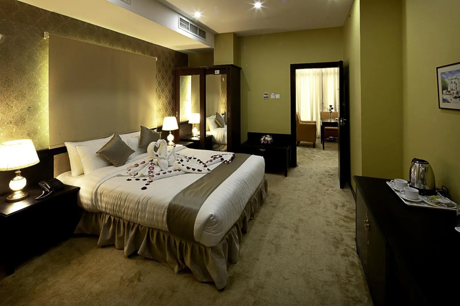 Bedroom, Bed in City Point Hotel