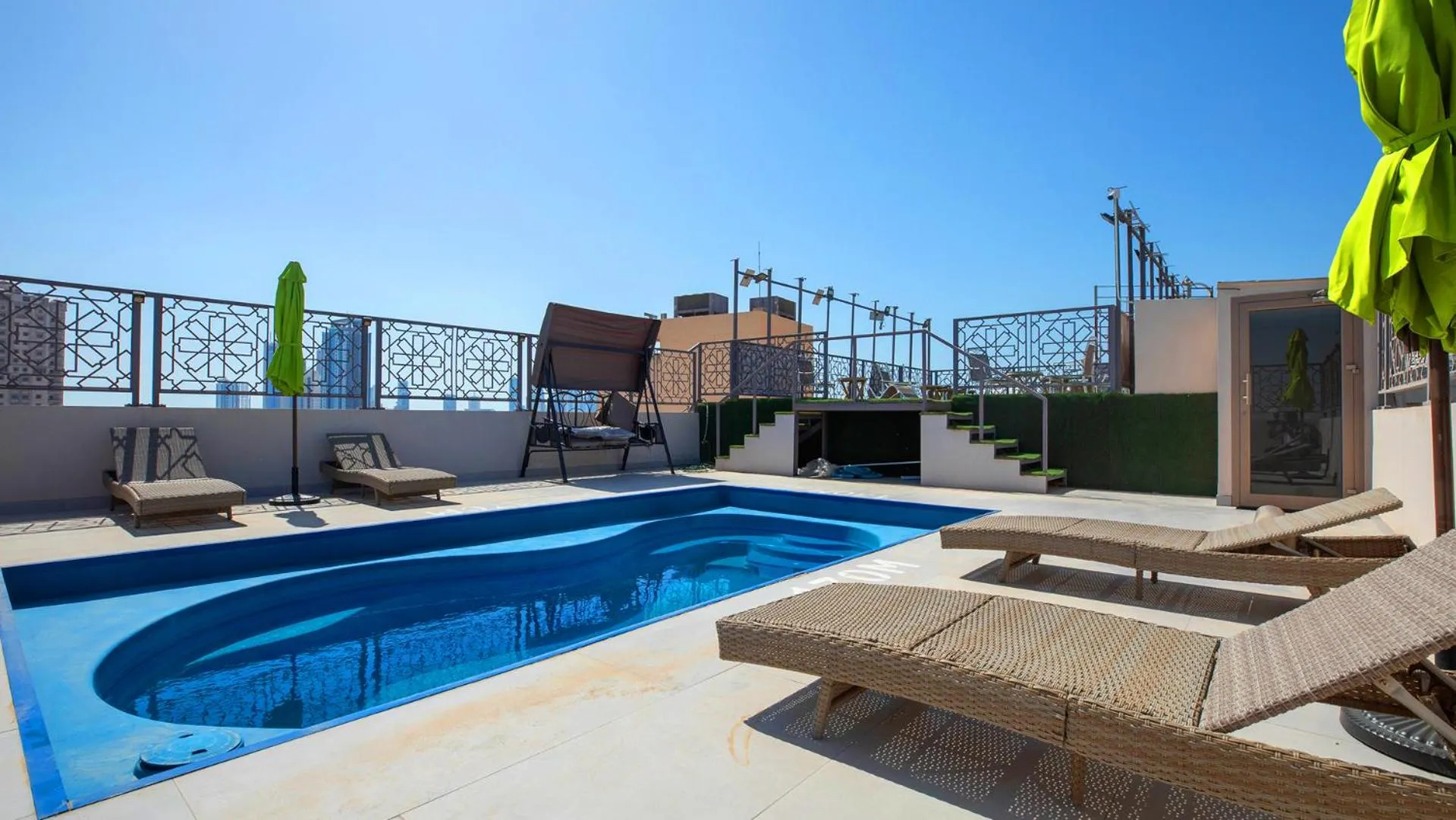 Pool view in City Point Hotel