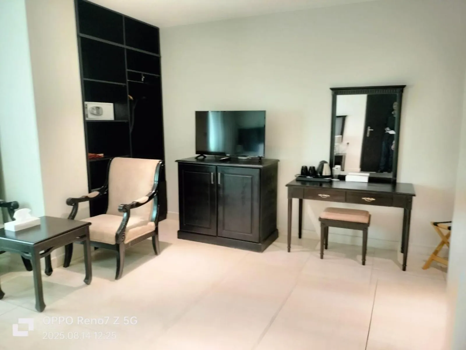 TV and multimedia in City Point Hotel