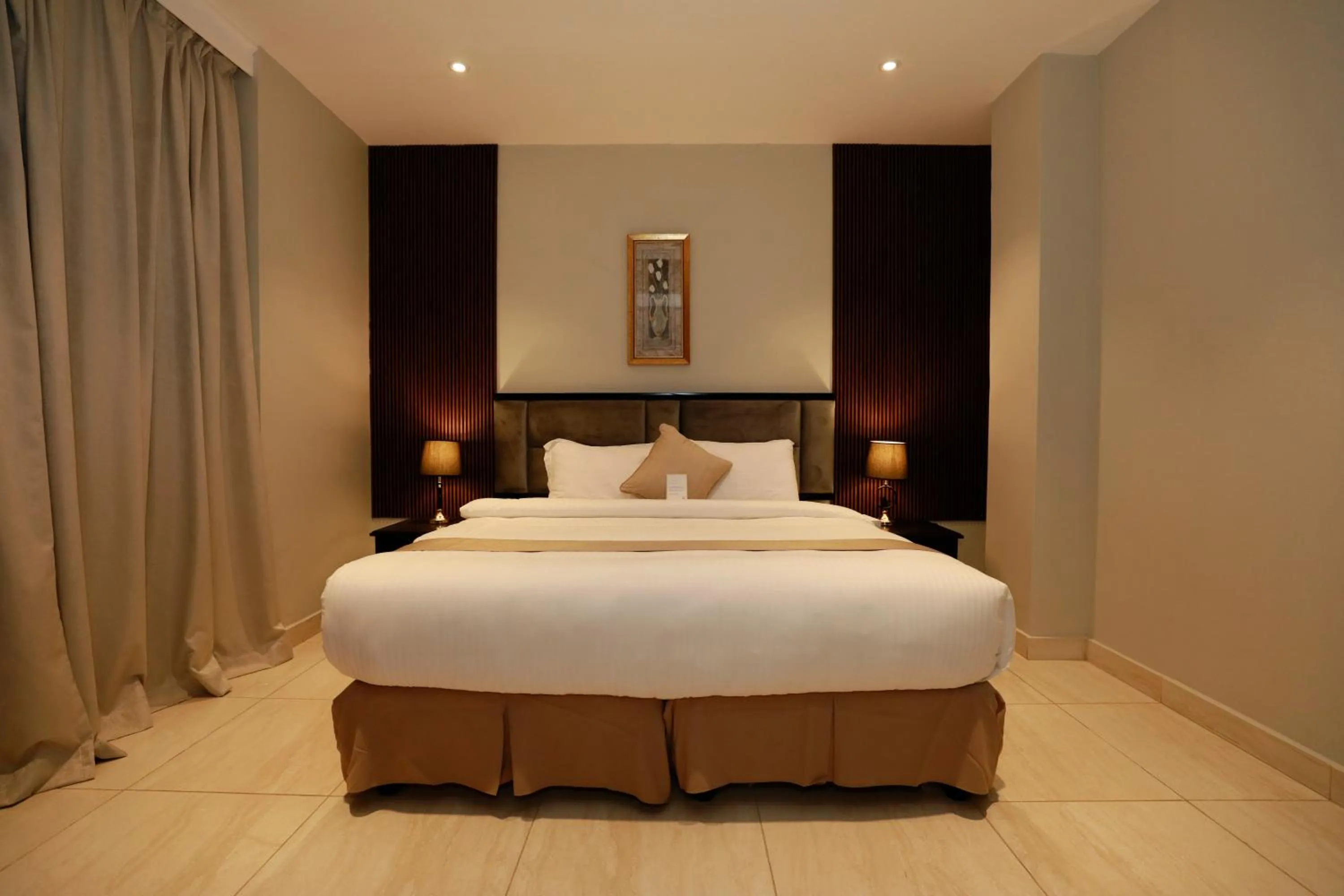 Bed in City Point Hotel