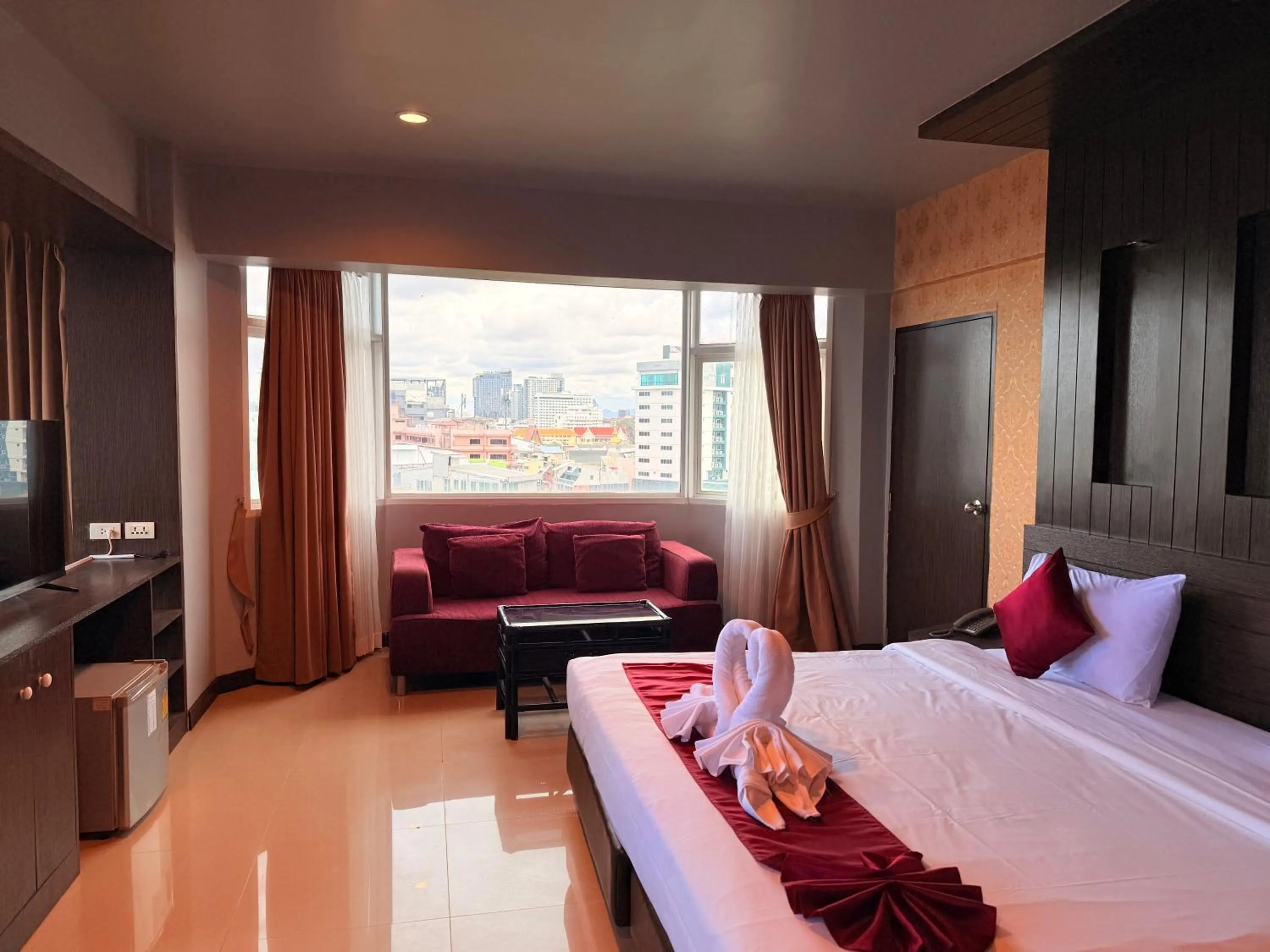 Bed in Suncity Hotel Pattaya