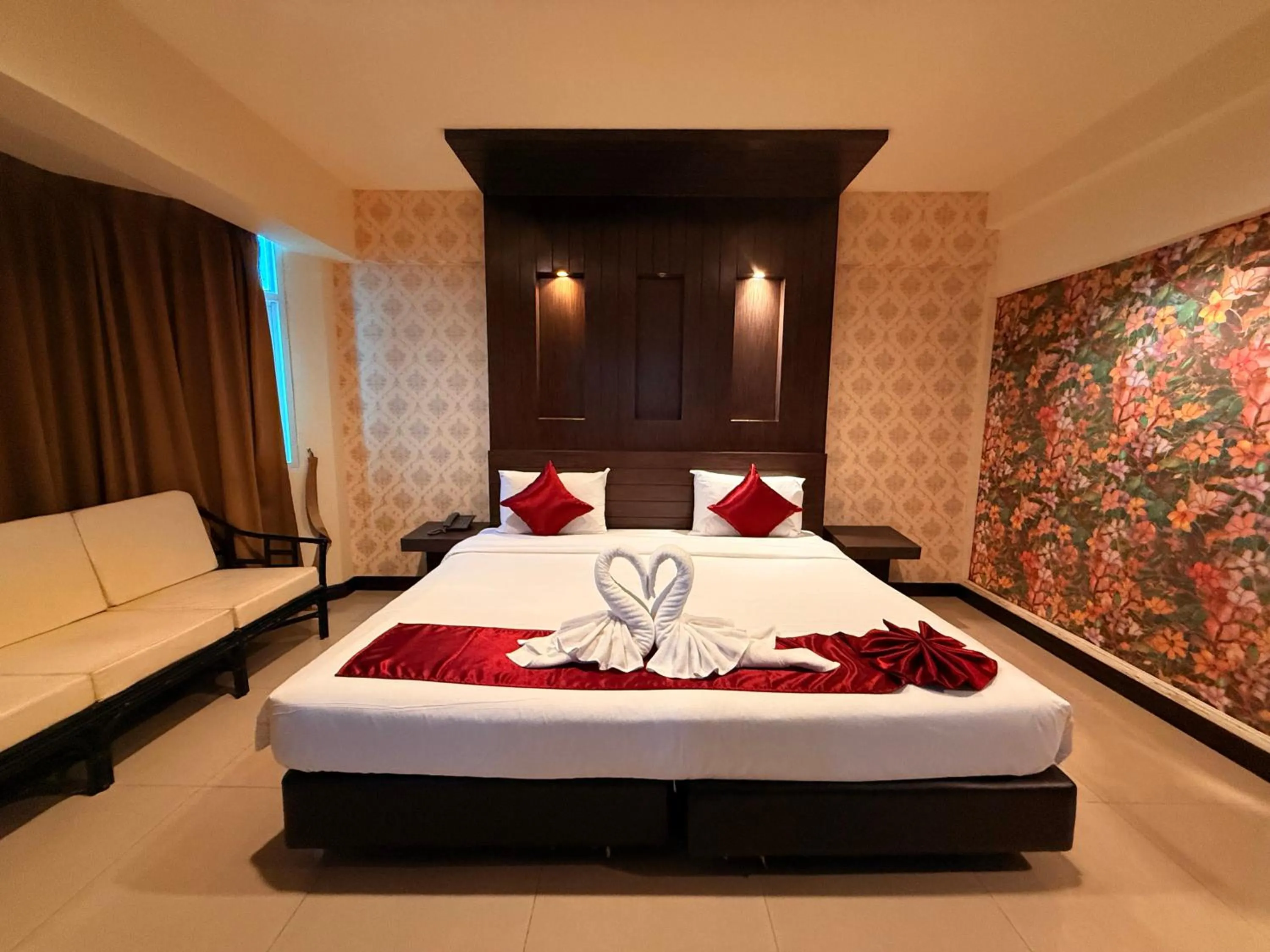 Bed in Suncity Hotel Pattaya