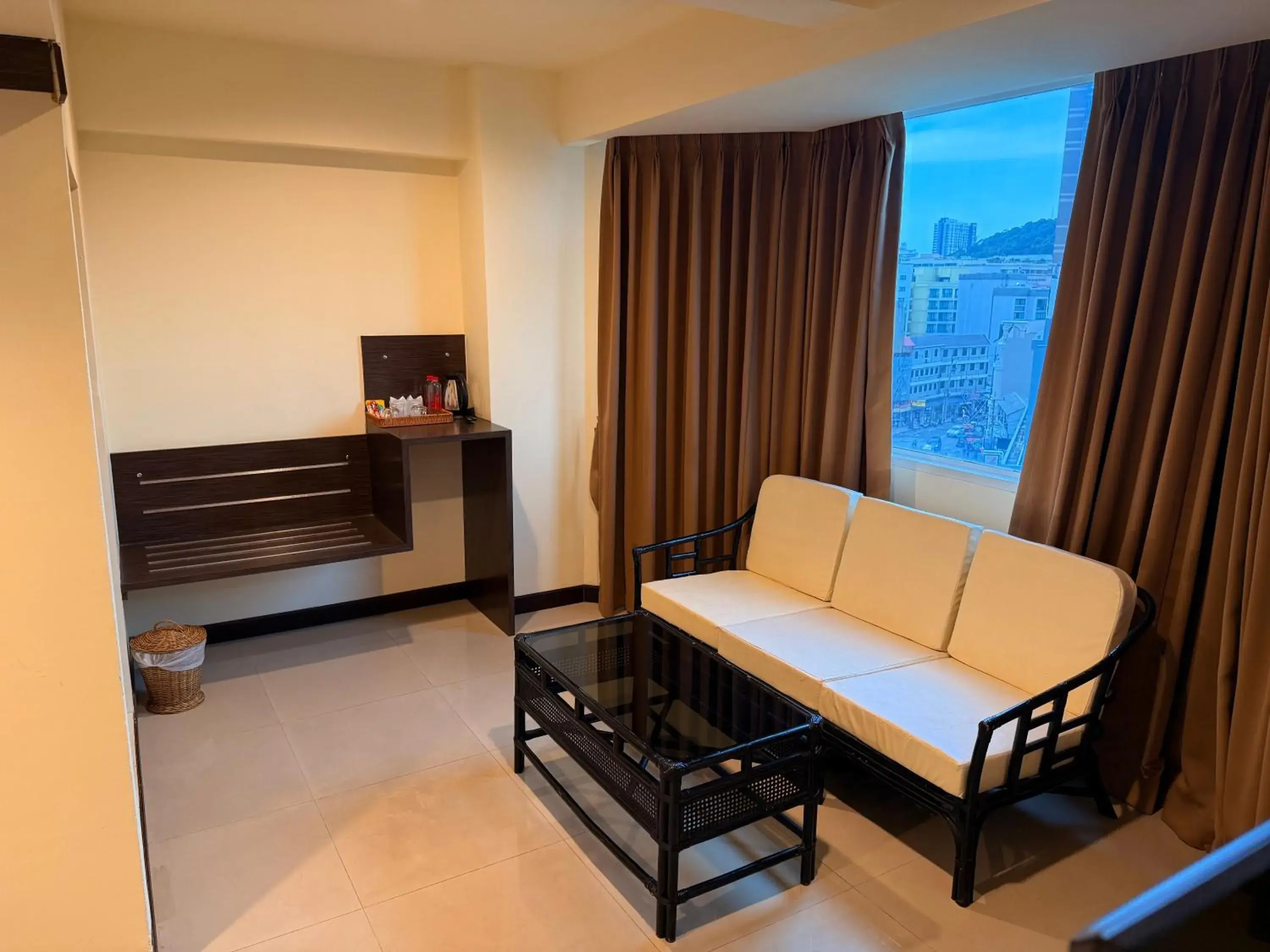 Junior Suite with Mountain View in Suncity Hotel Pattaya Junior Suite with Mountain View in Suncity Hotel Pattaya