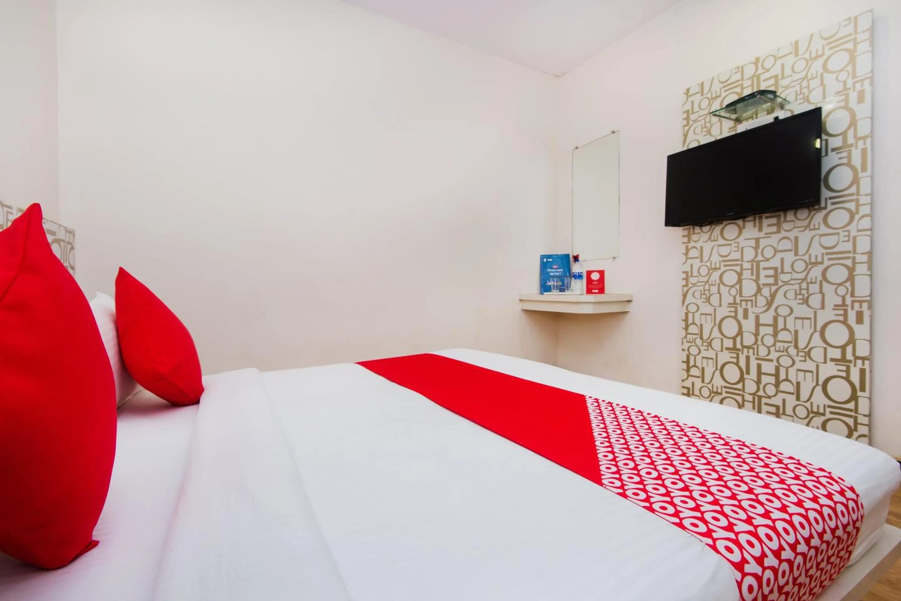 Bedroom, Bed in Hotel O Blue Pearl Residency Near Chhatrapati Shivaji International Airport