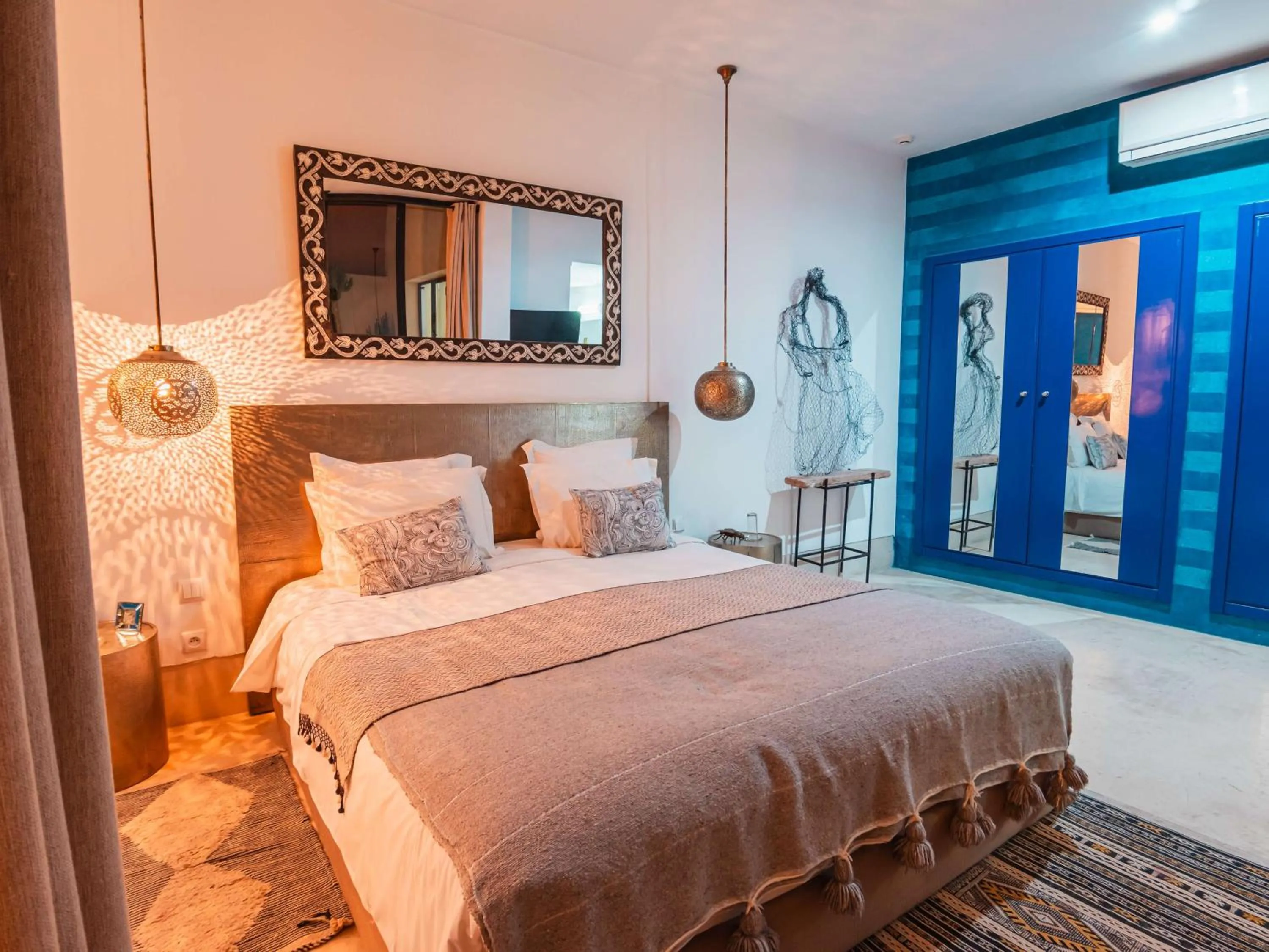 Bed in Riad la Source du Desert