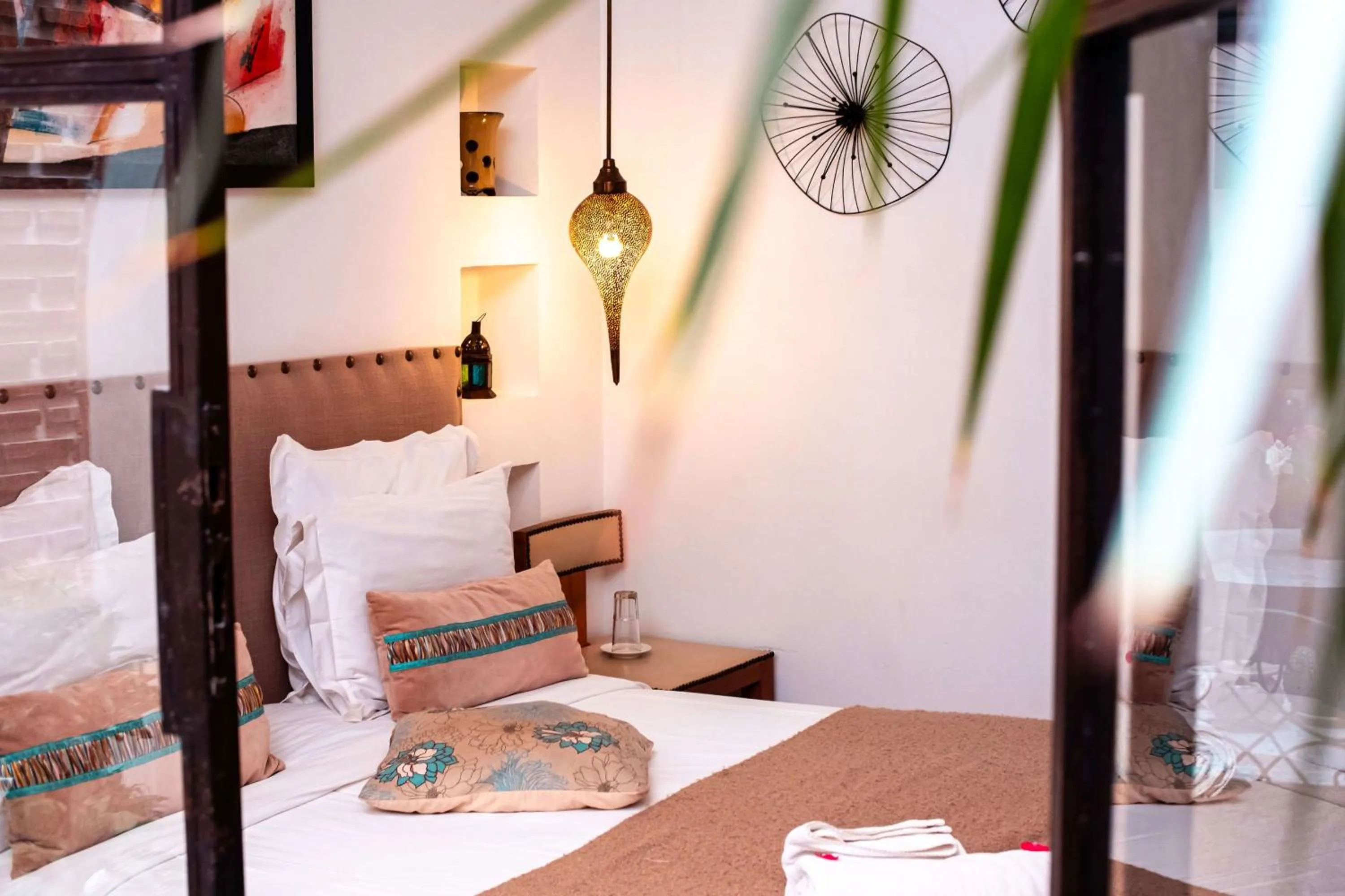 Bed in Riad la Source du Desert