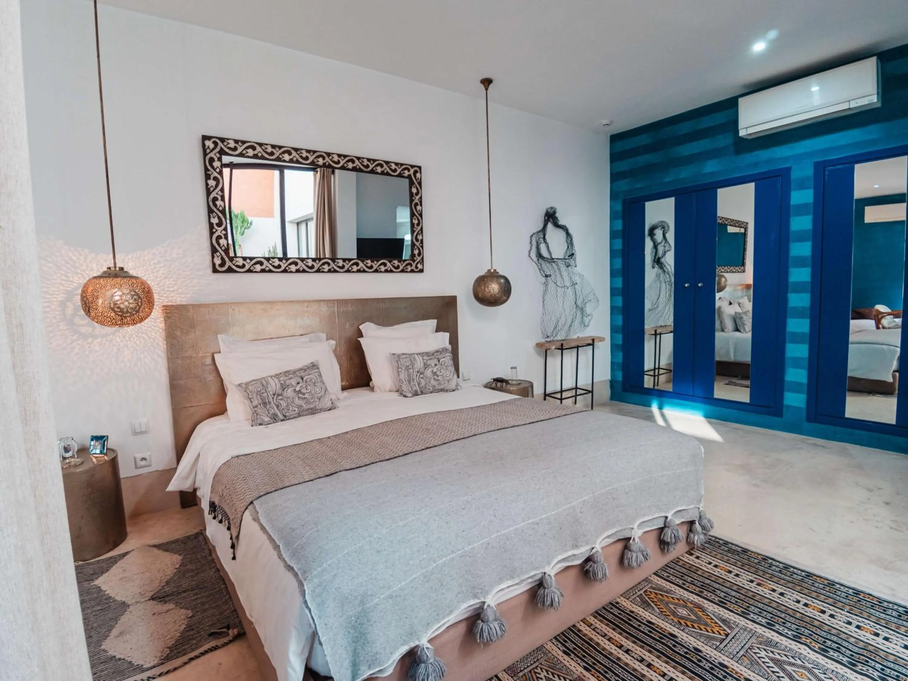 Bed in Riad la Source du Desert