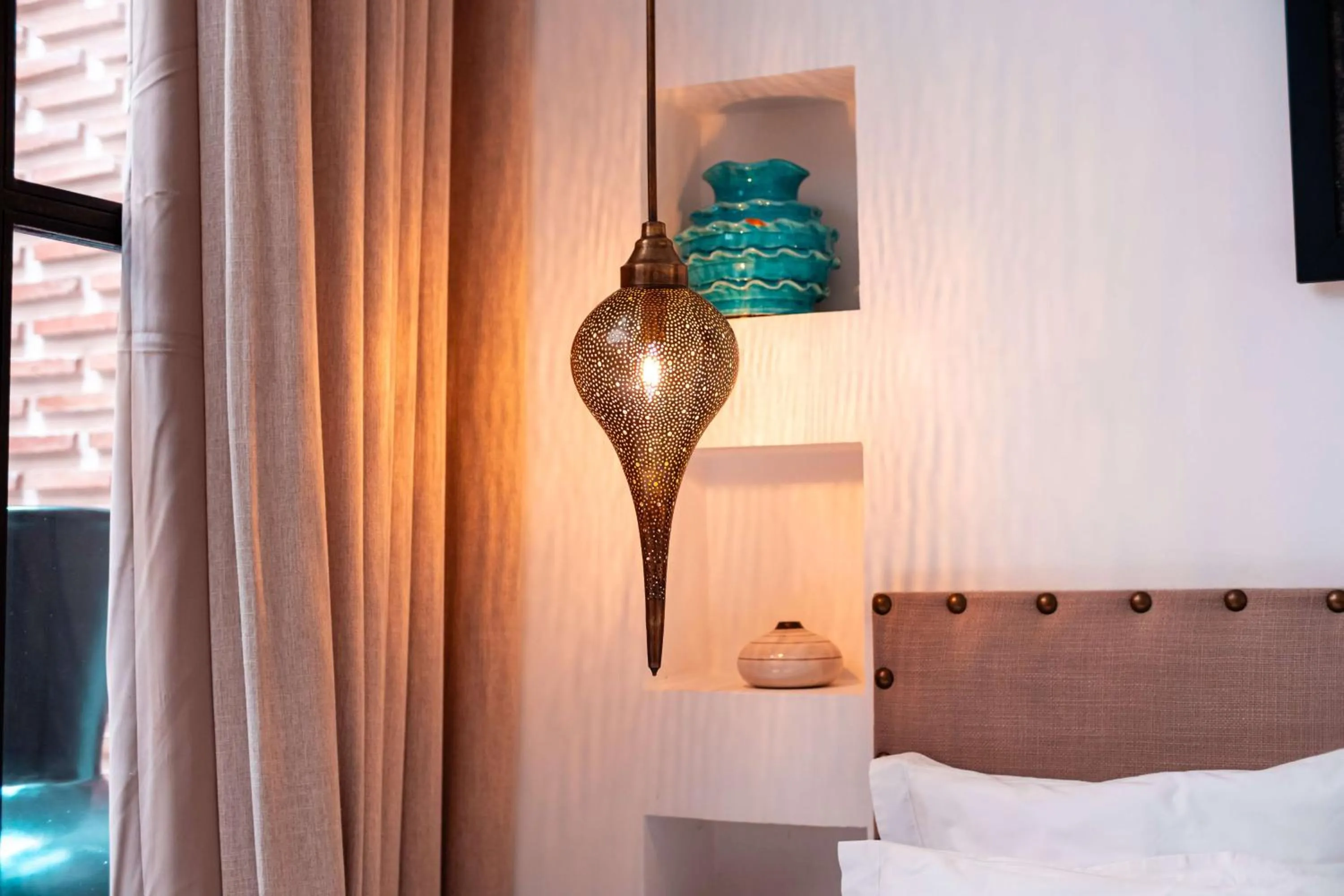 Bed in Riad la Source du Desert