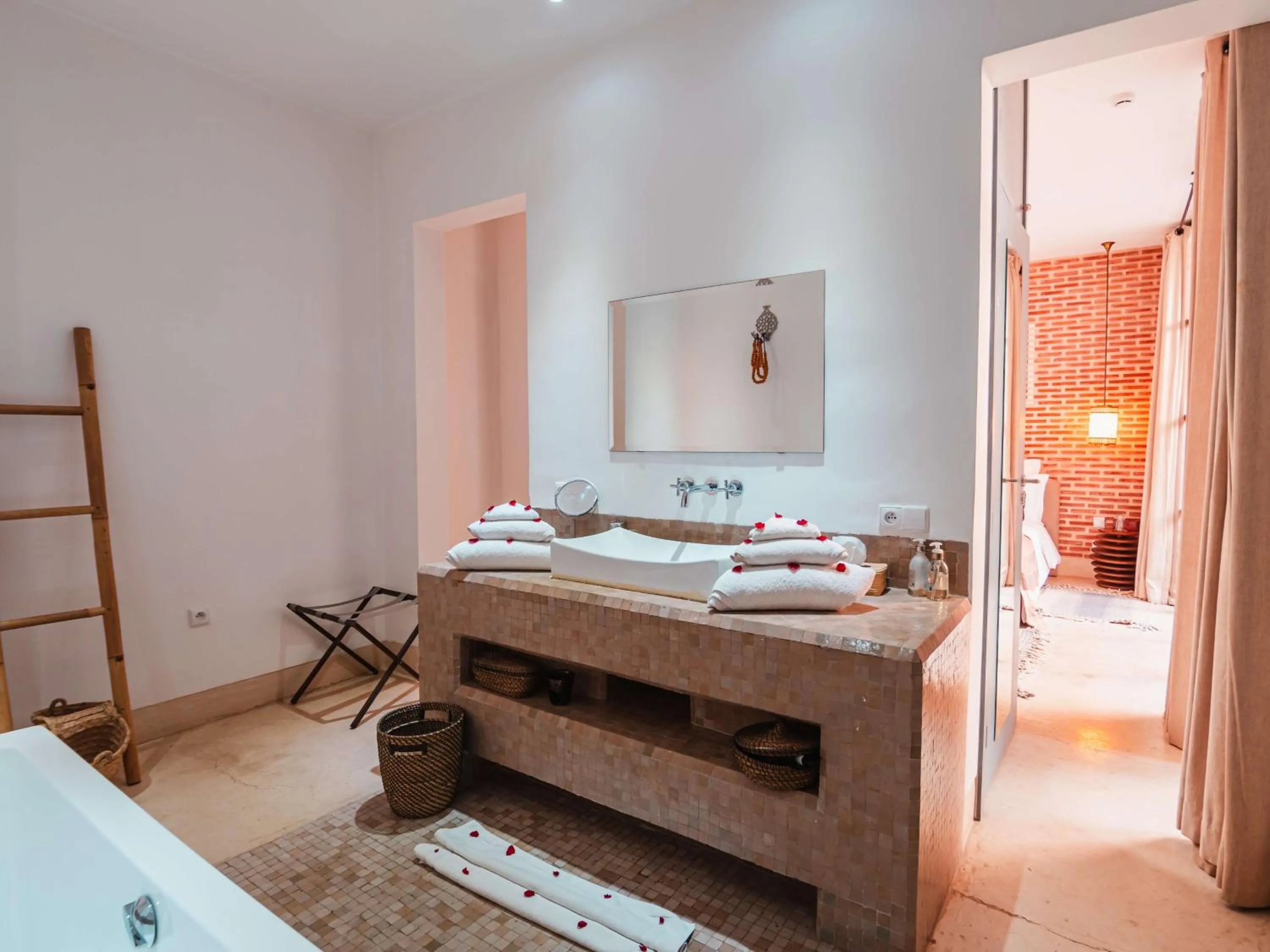 Bed in Riad la Source du Desert