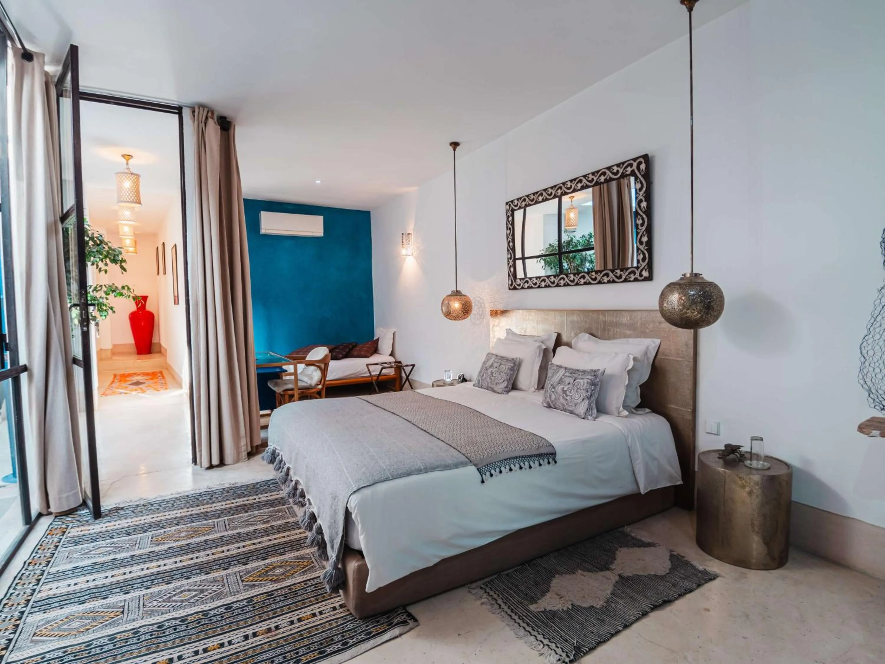 Bed in Riad la Source du Desert