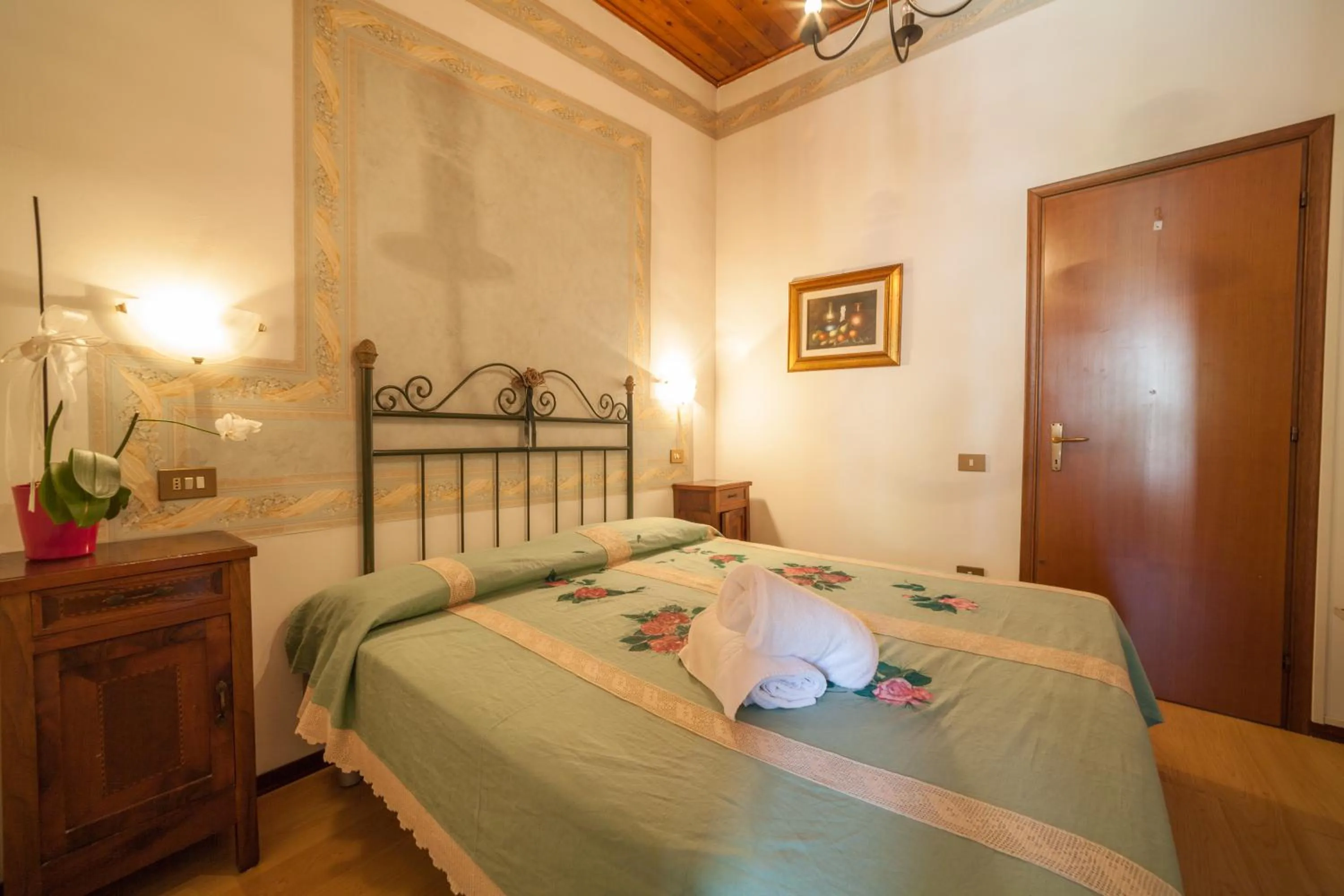 Photo of the whole room, Bed in Hotel Ricordo Du Parc