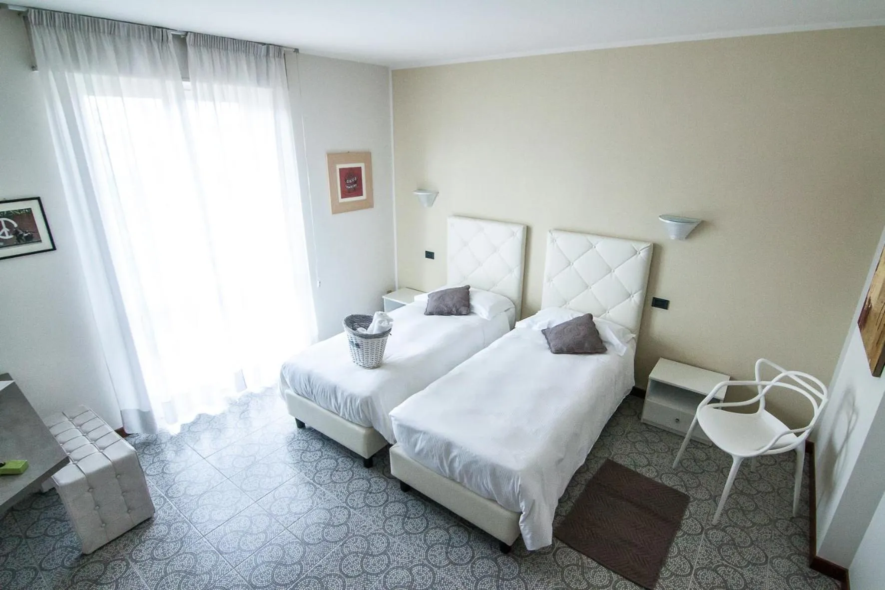 Balcony/Terrace, Bed in Hotel Le Vigne di Corvino