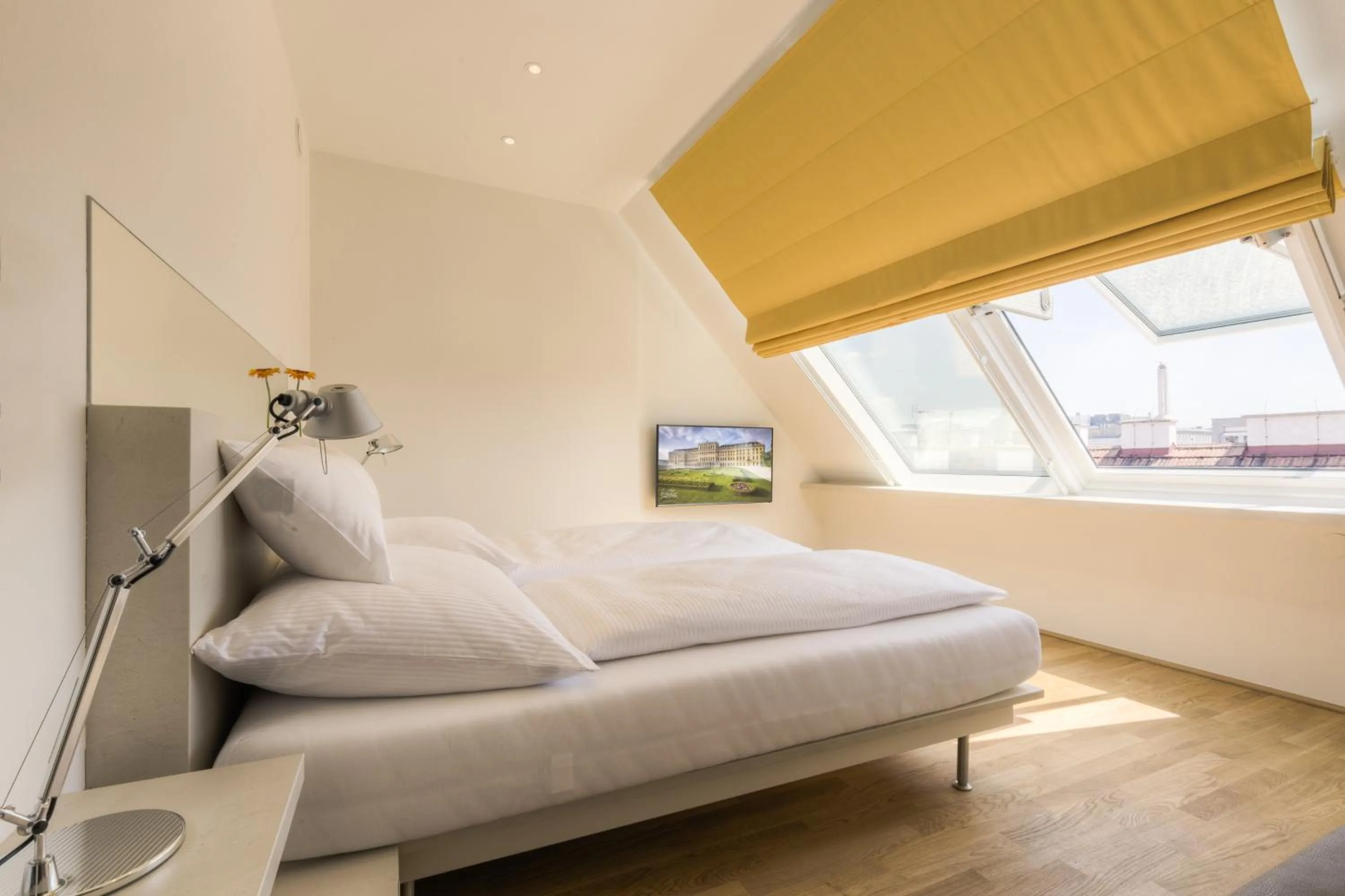 Bed in Vienna Grand Apartments DANUBE