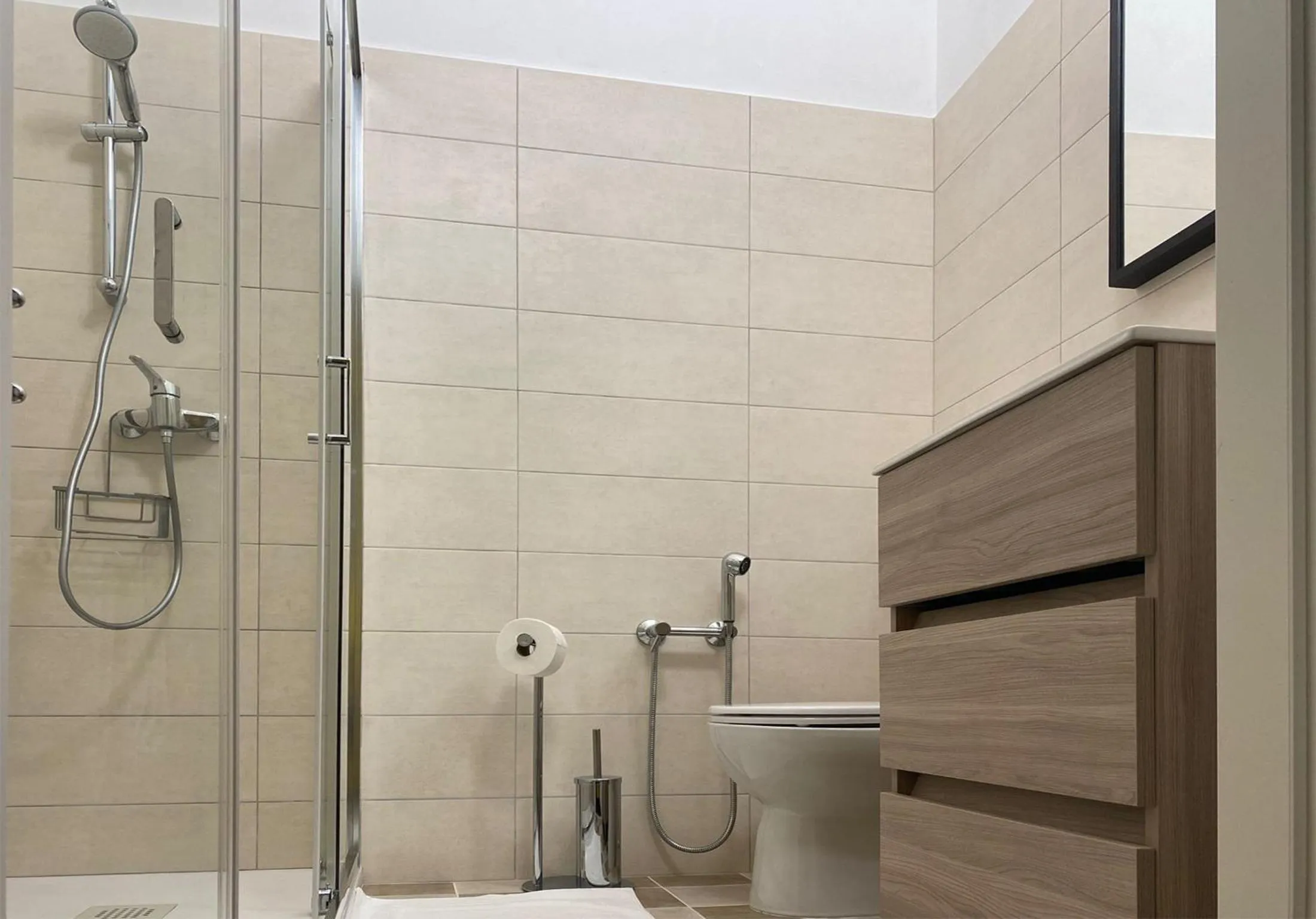 Shower in La Finestra sul Fiume