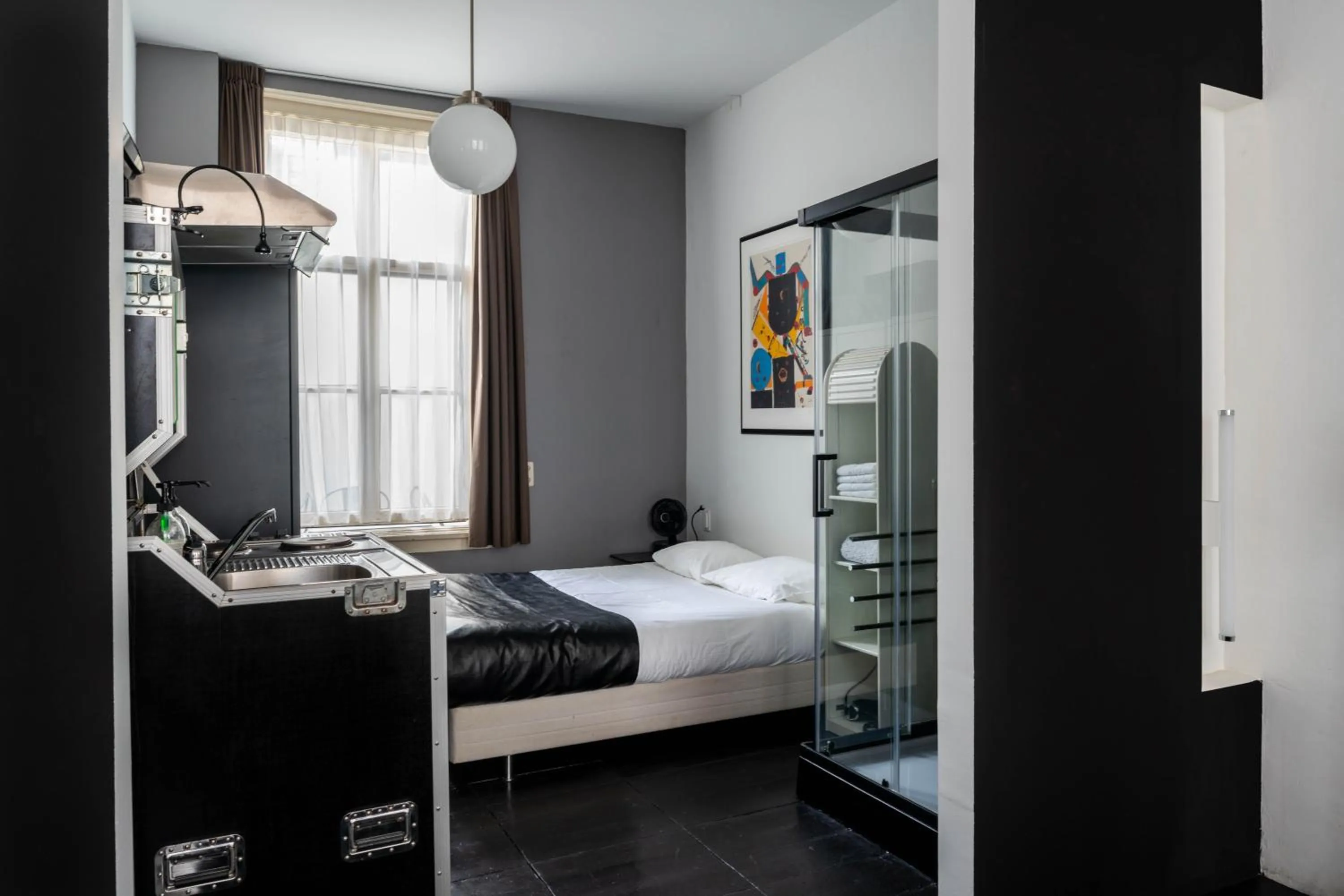 Shower, Bed in Zocher6 a monumental town house in the city center