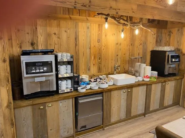 Breakfast in Hotel Le Clou