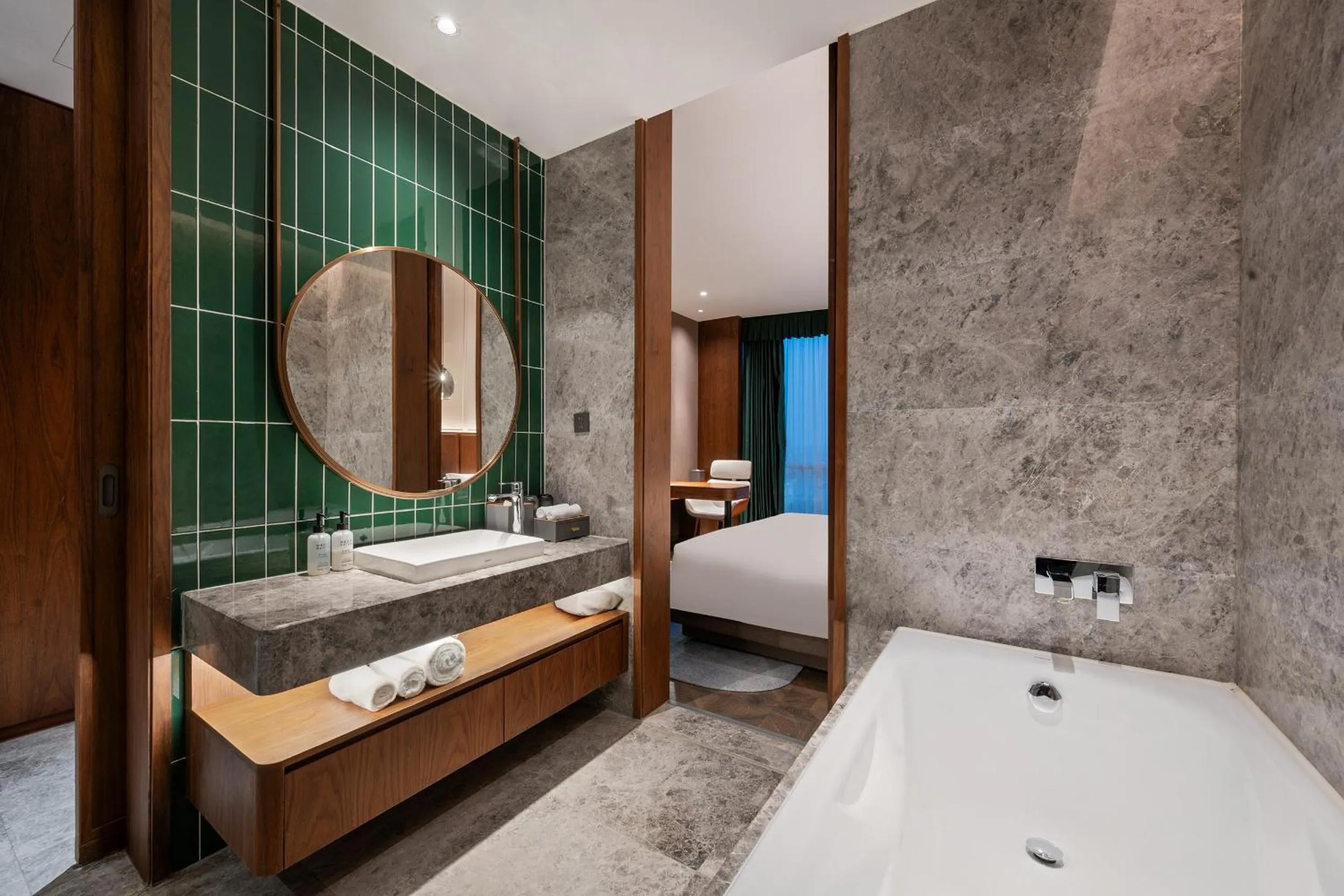 Toilet, Bed in Novotel Shanghai Baoshan Jiusi