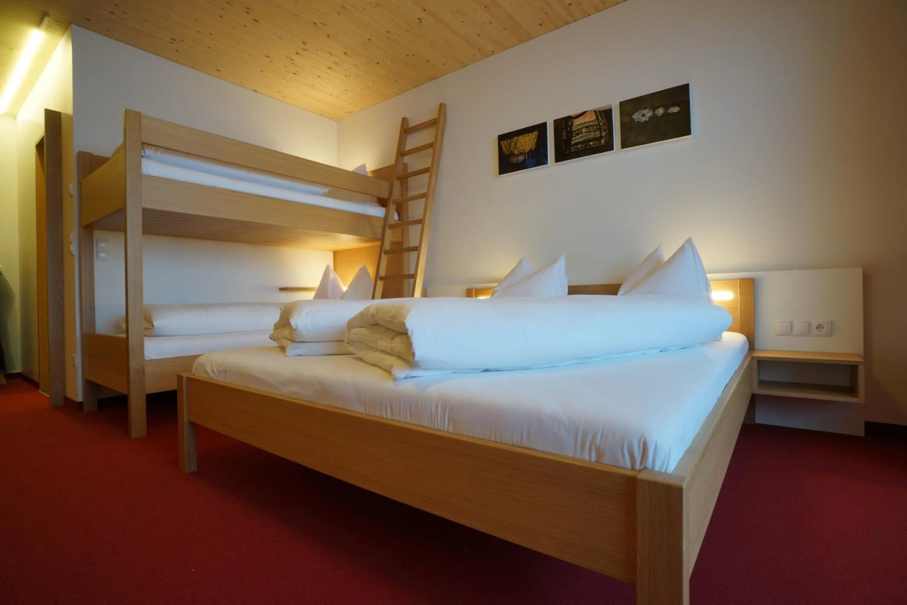 Photo of the whole room in Schettereggerhof