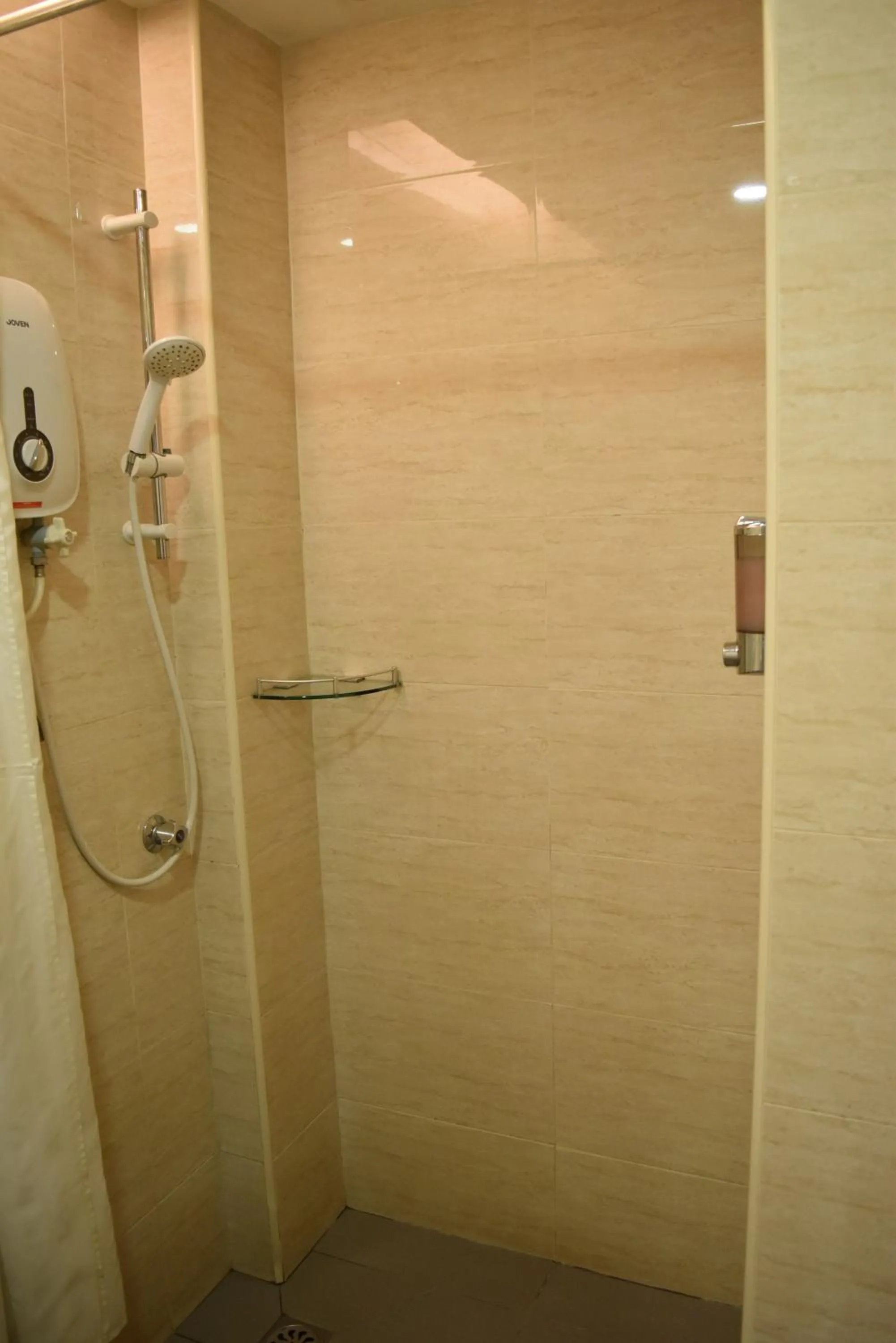 Shower in Sunrise Hotel