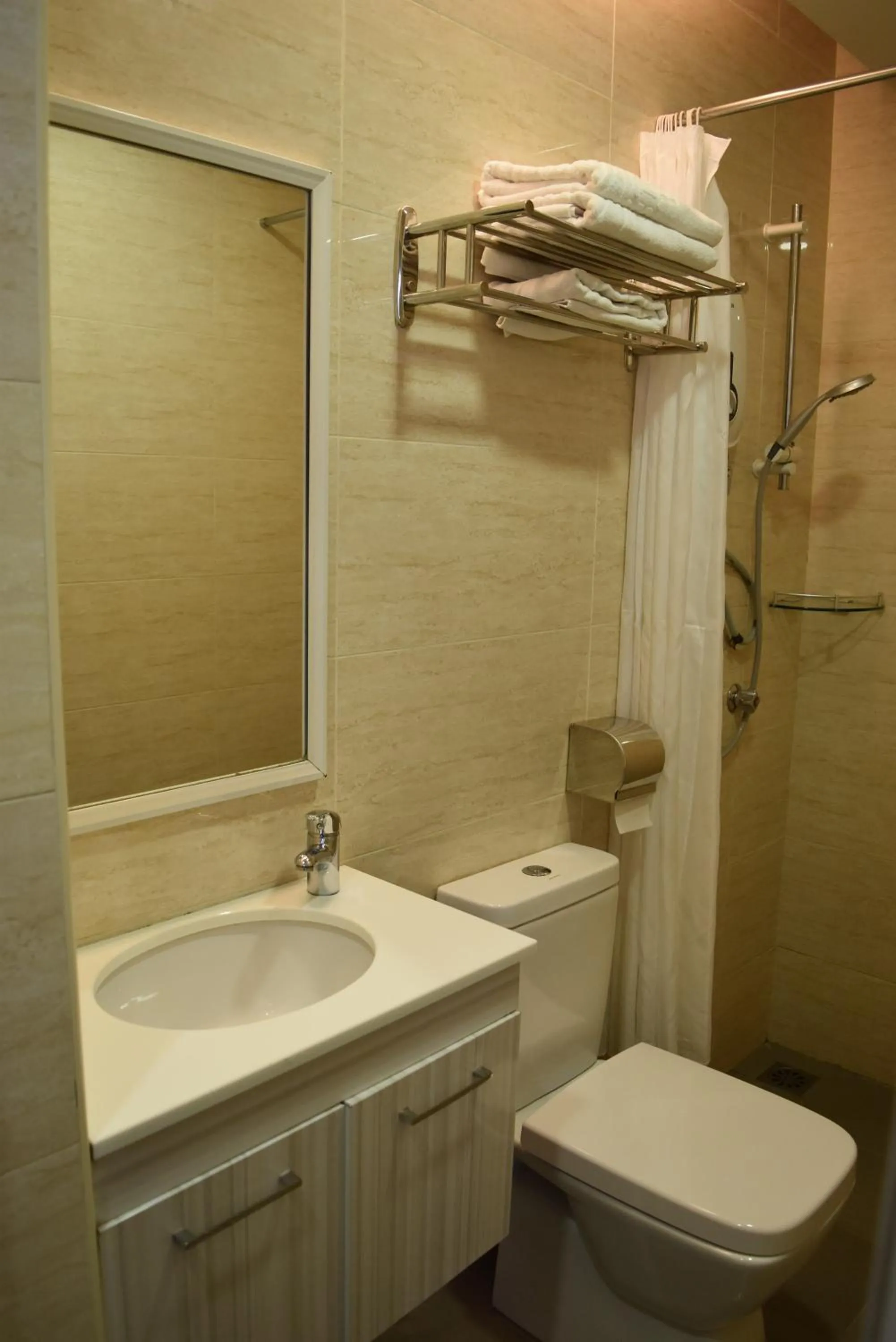 Shower in Sunrise Hotel