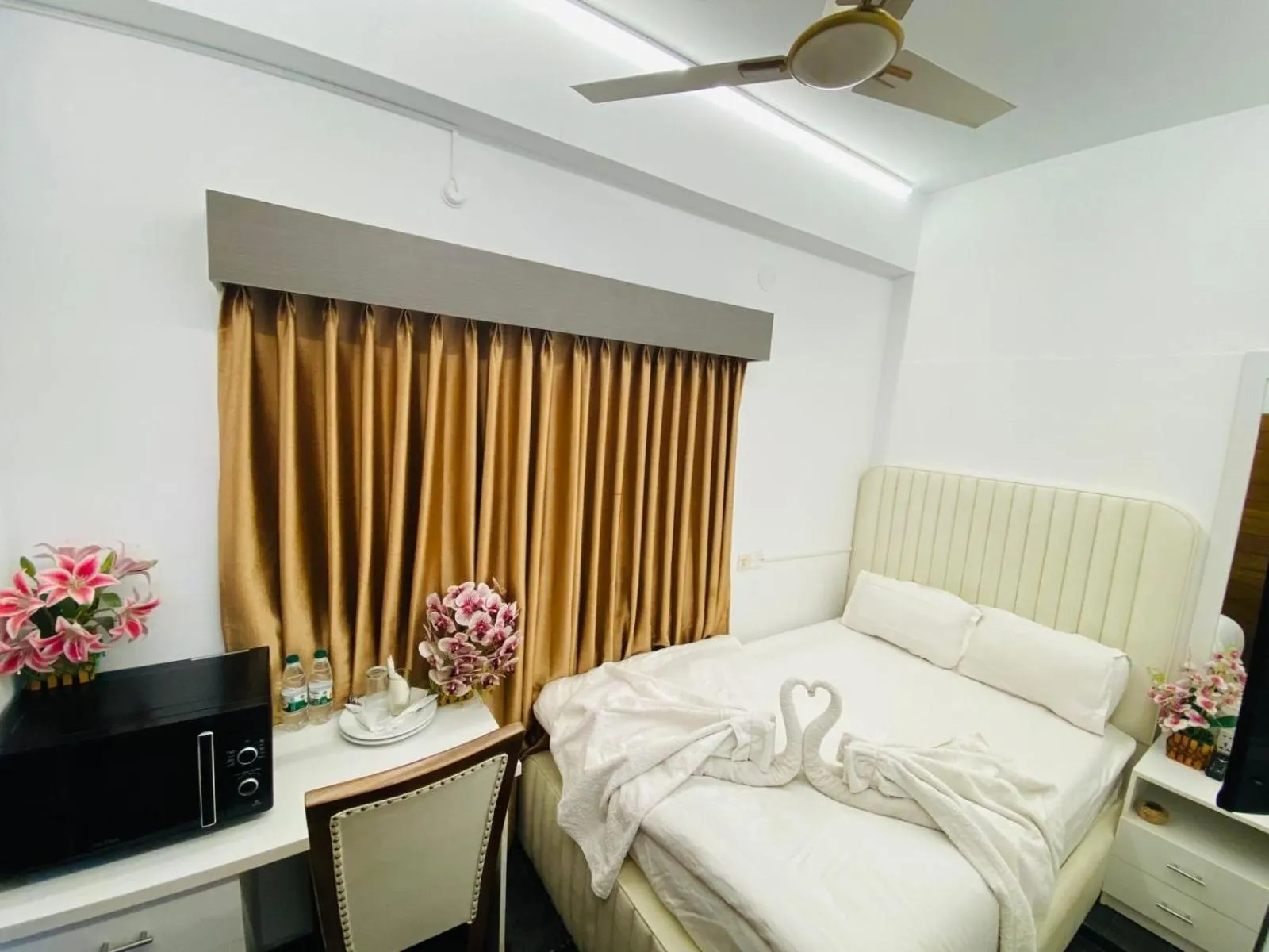 Photo of the whole room, Bed in Maya by Xpressmall Hotels & Resorts