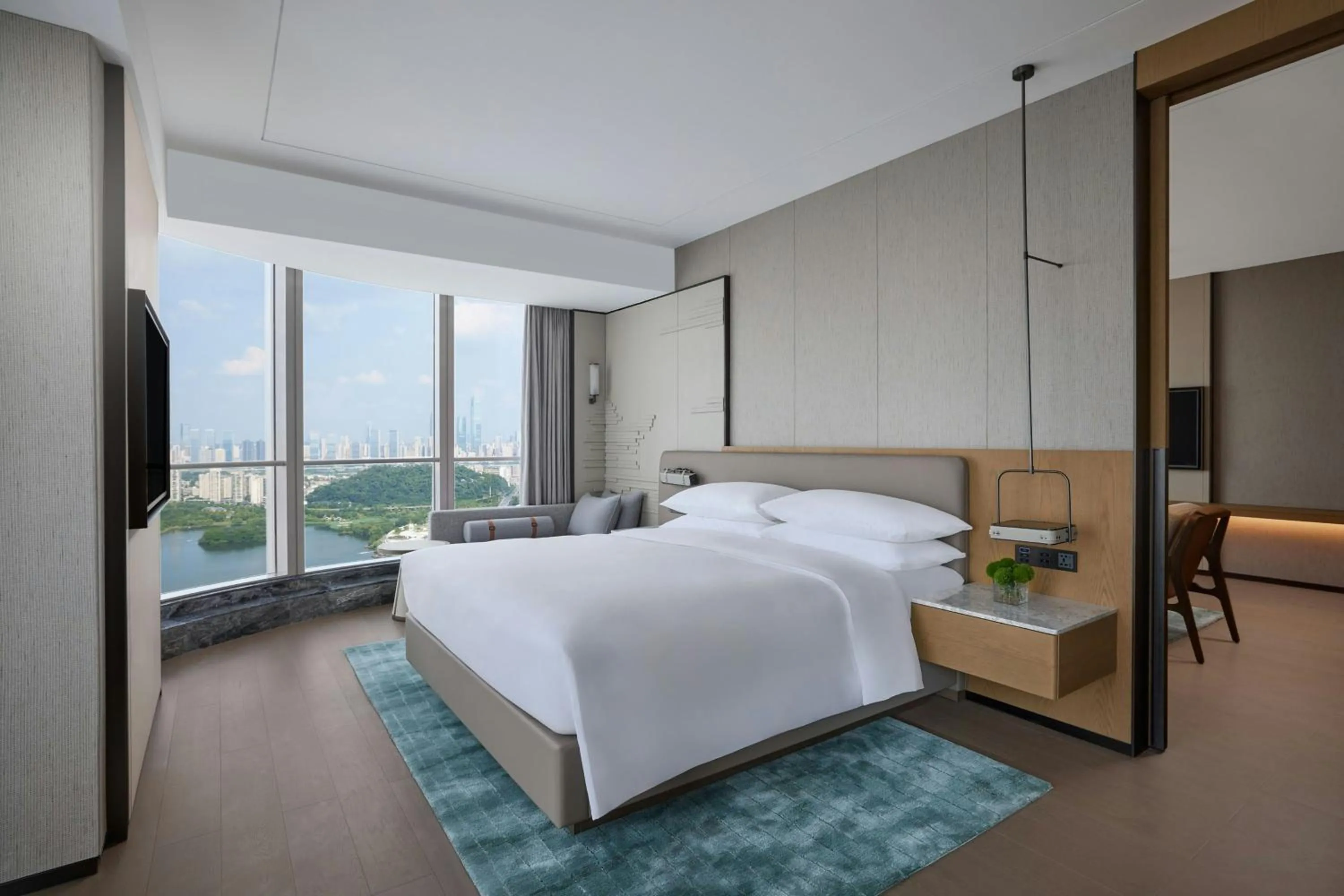 Bedroom, Bed in Changsha Marriott Hotel West
