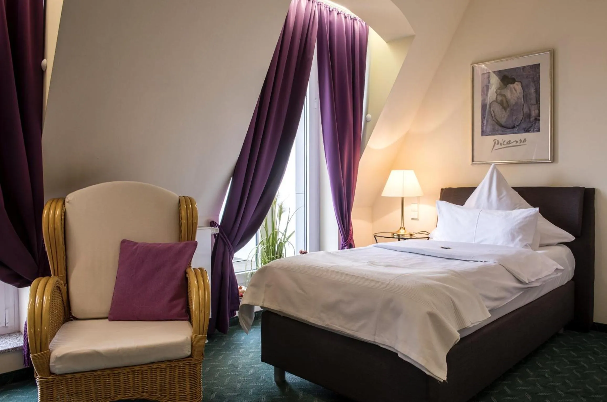 Bedroom, Bed in Hotel Artrium am Park