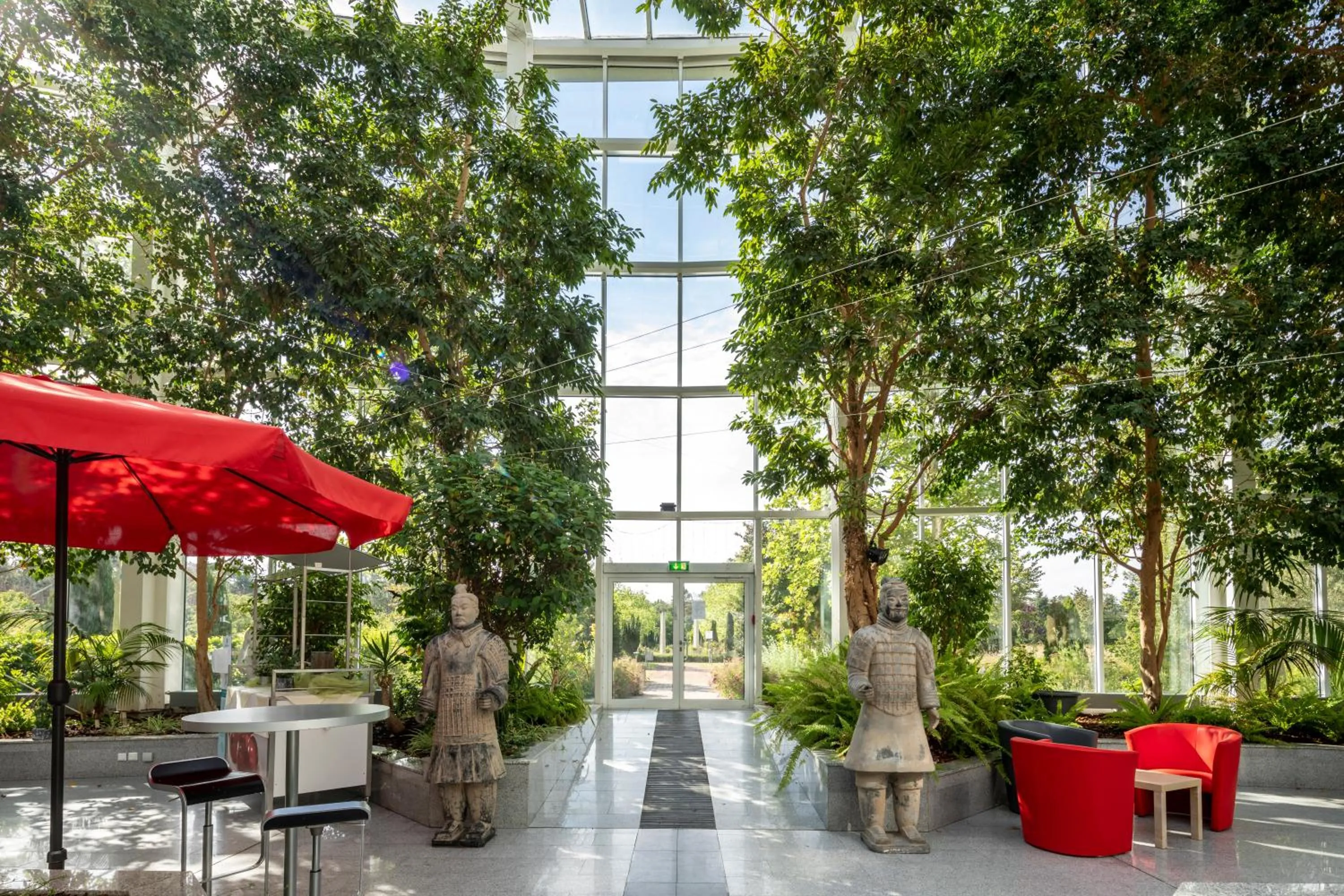 Patio in Hotel Artrium am Park