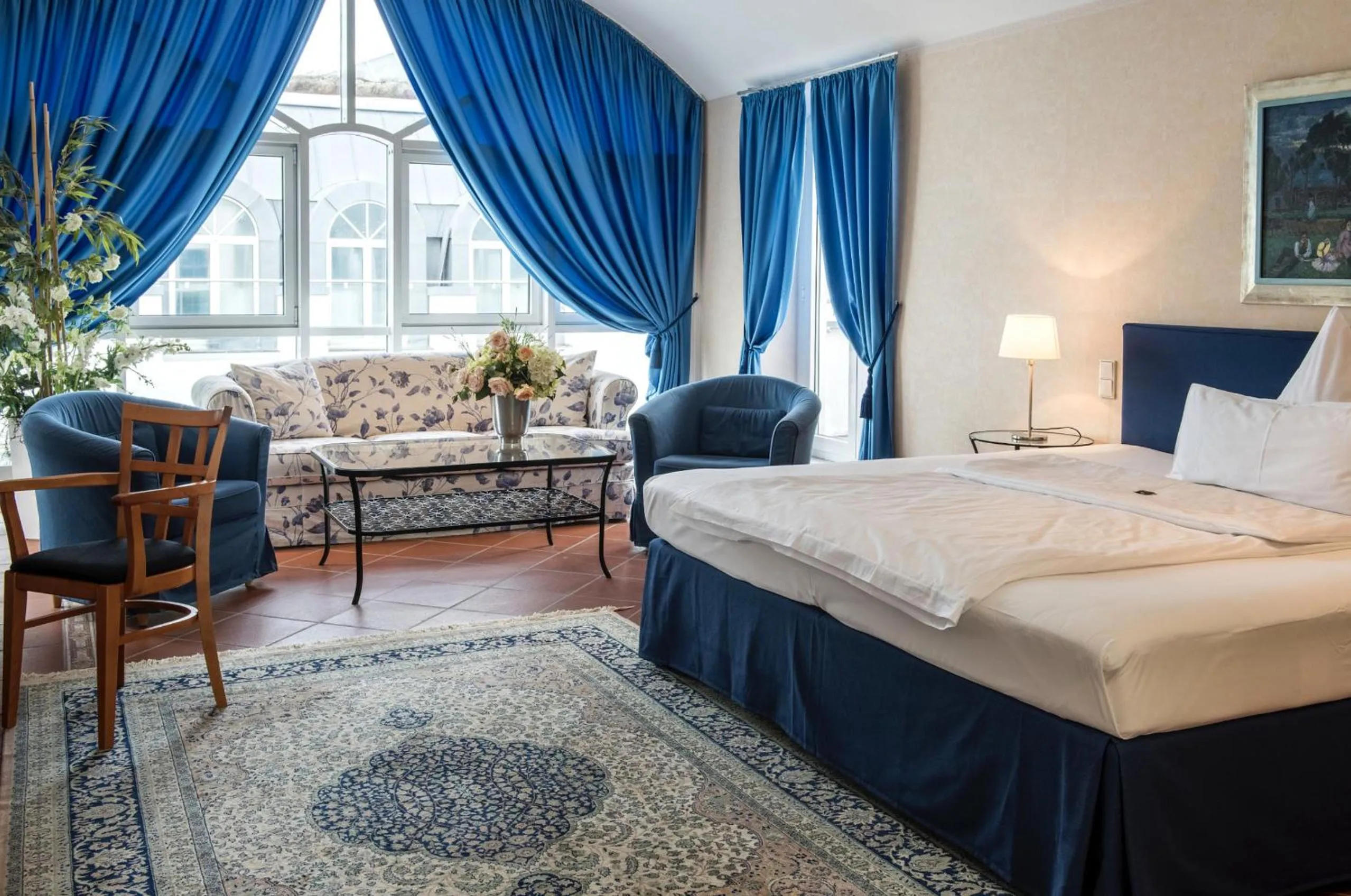 Seating area, Bed in Hotel Artrium am Park