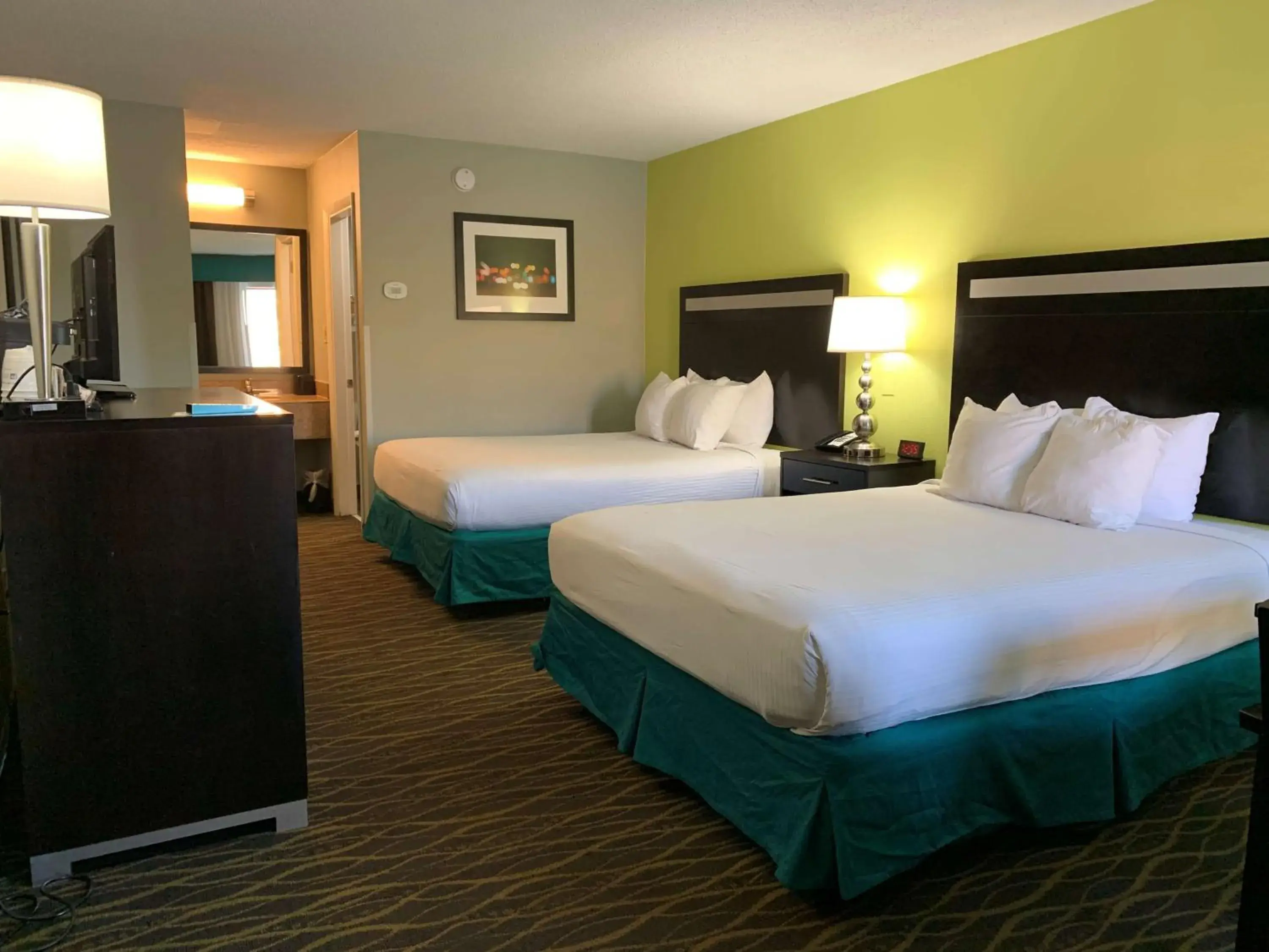 Queen Room with Two Queen Beds - Non-Smoking in Best Western Inn Florence Queen Room with Two Queen Beds - Non-Smoking in Best Western Inn Florence