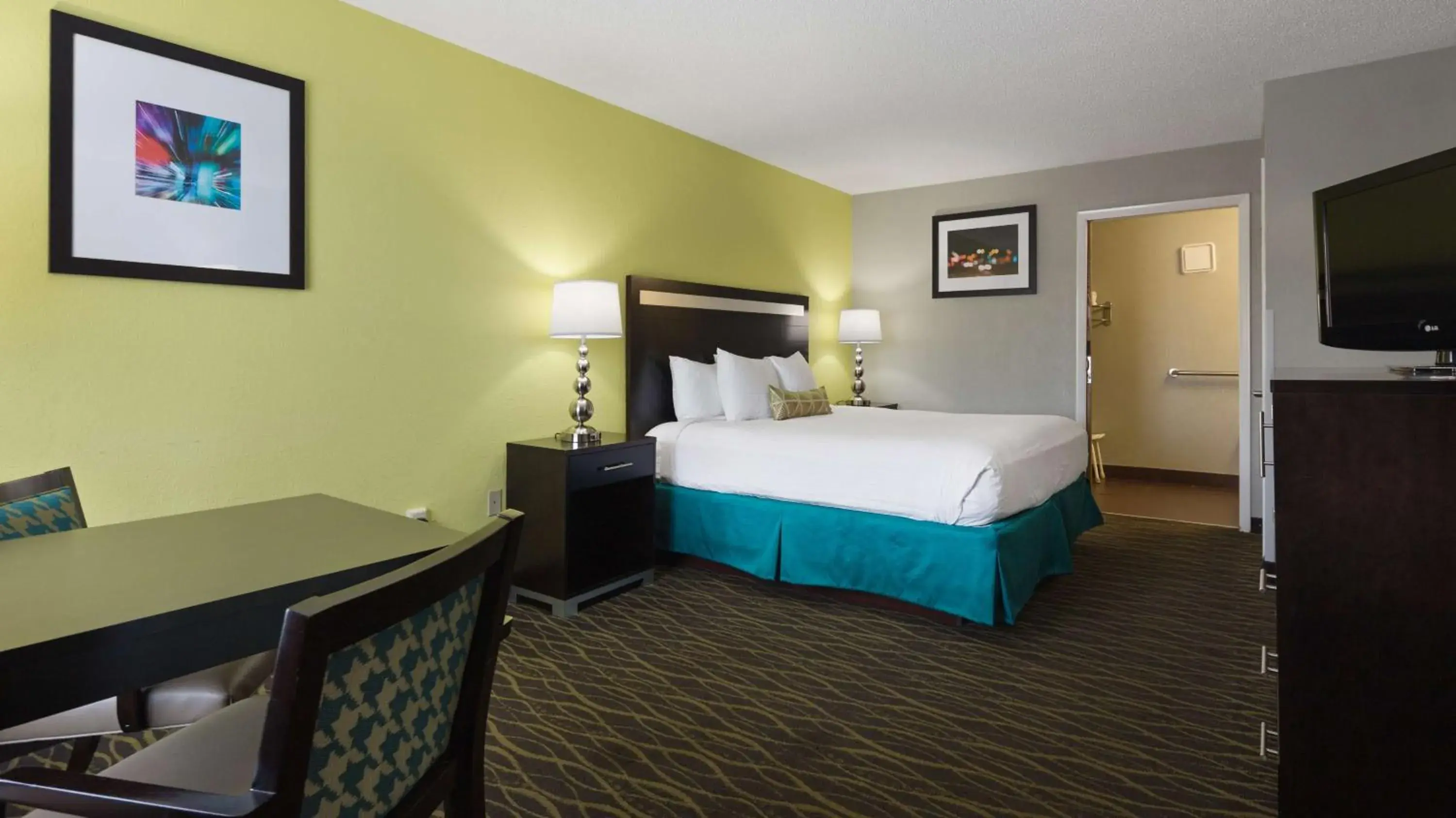 King Room with Bath Tub - Disability Access/Smoking in Best Western Inn Florence King Room with Bath Tub - Disability Access/Smoking in Best Western Inn Florence