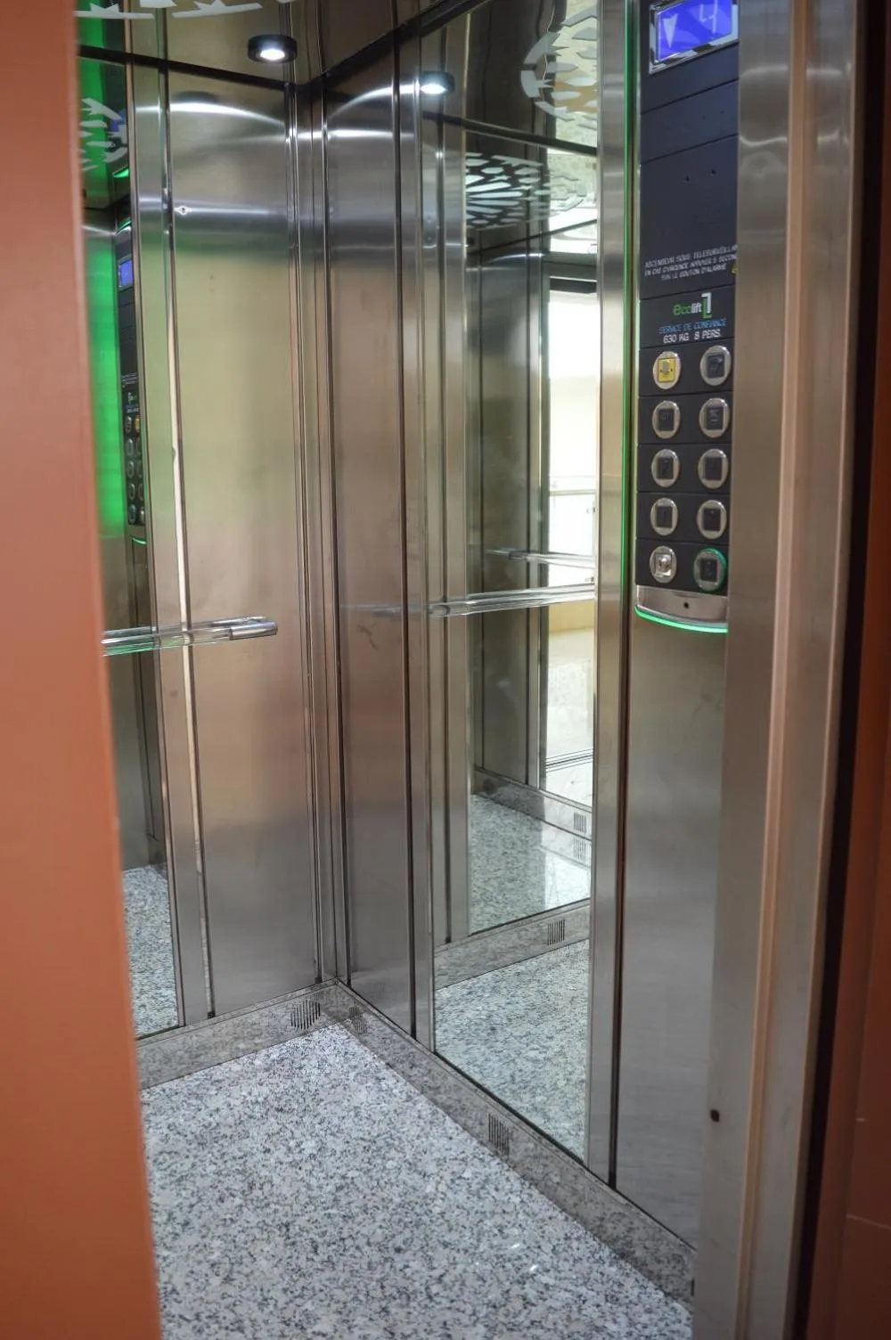 Area and facilities in Prestige Hotel & Spa