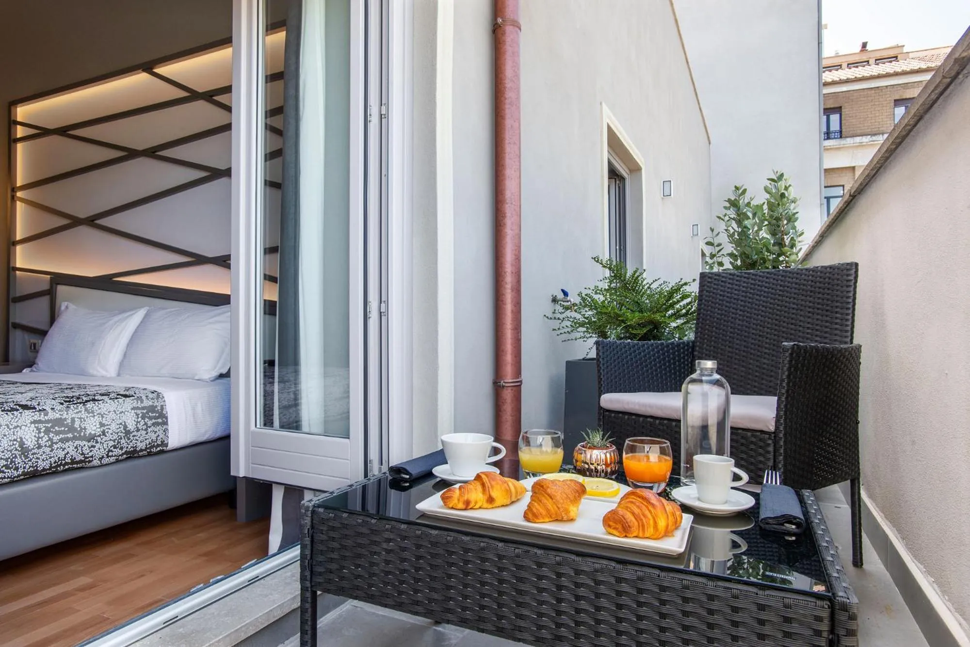 Breakfast, Bed in Fortyfive Squared Hotel